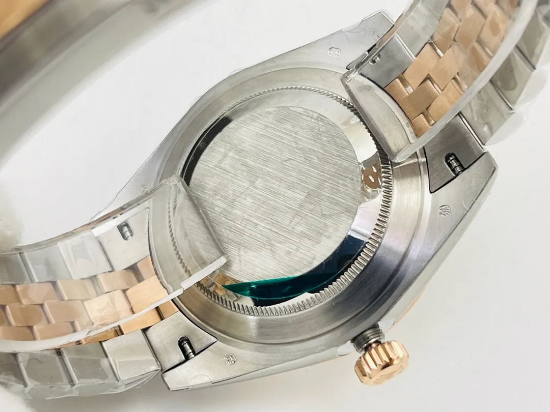 [VR Factory2022 latest masterpiece] Rolex’s latest Datejust series mechanical watch! 1⃣️[Size] Diameter 41MM, thickness 12MM! 2⃣️[Movement] Equipped with 2836 movement, strict debugging ensures accurate travel time, stable performance, and zero repairs! 3⃣️【Dial text】Using top-grade Swarovski diamonds and hand-inlaid craftsmanship, it is designed with the concept of excellence! 4⃣️[Case Buckle] The 904L stainless steel case is made of the same material as the original version and paired with a 904L stainless steel strap/original safety buckle! 5⃣��The watch strap is made of 904L Oyster steel.  6⃣️The side of the watch case is consistent with the original version and adds a QR code to prevent counterfeiting! 7⃣️【Mirror】Scratch-resistant sapphire crystal, anti-reflective convex magnifying calendar window, pure waterjet cutting! VR Factory is the same on the outside as it is original! Welcome friends from all walks of life to taste it!