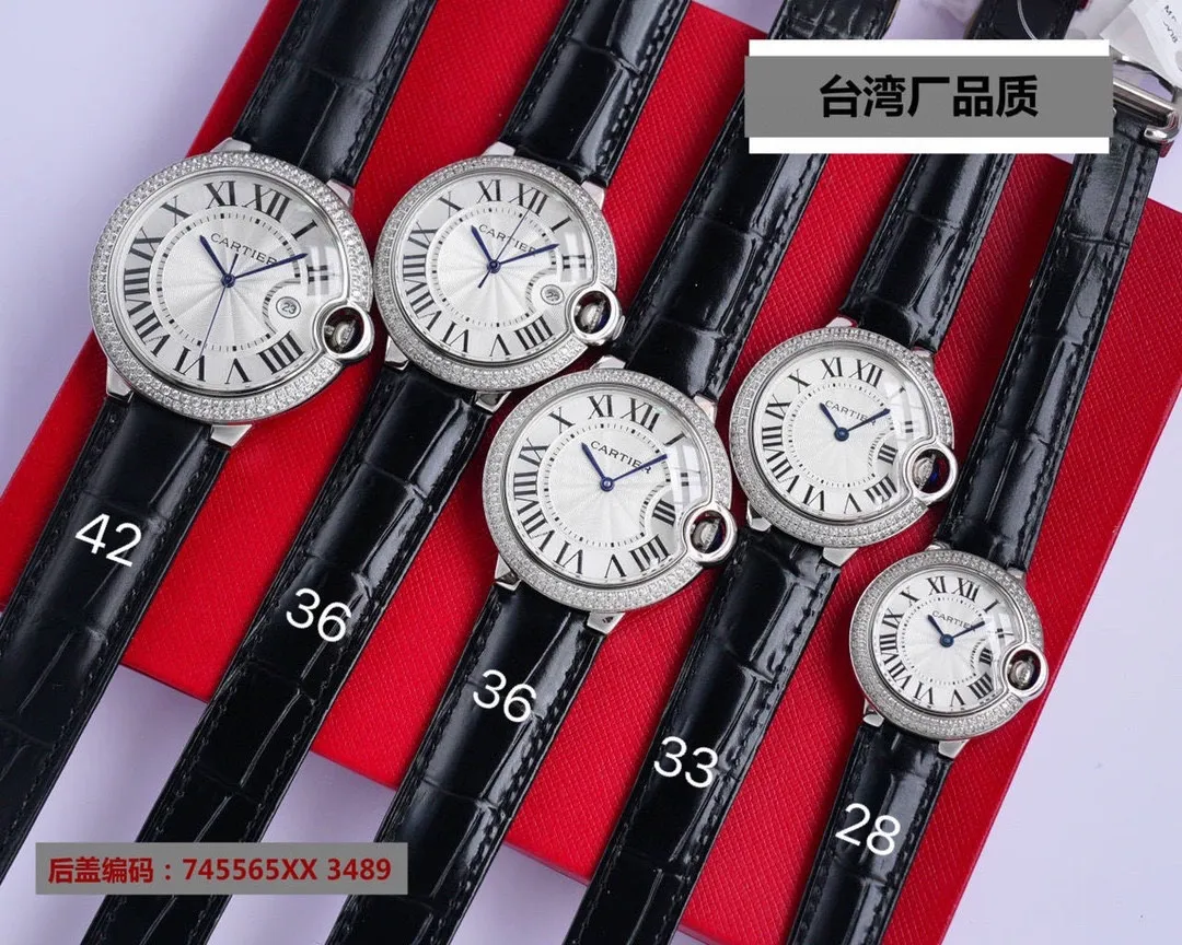 Taiwan factory blue balloon V12 version, 28-42 size combination picture, look for the bottom cover code 745565xx3489), this series of watches is famous for its delicate style and elegant style in the Cartier watchmaking industry. Of course, this watch must have such characteristics. The color of the stainless steel case makes the watch as light as a balloon, and the blue crown seems to have disobediently deviated from the original planned trajectory, like a playful couple. The Roman numerals on the dial look retro and deep, decorated with guilloche patterns and sword-shaped hands. The entire watch gives people a delicate and considerate feel. Isn’t this what couples need? Built-in: Japan's Citizen fully automatic machine, also with Swiss quartz, water drop (fish eye bubble) sapphire glass mirror, highly waterproof, burnt steel blue pointer color, curvature shape of the crown