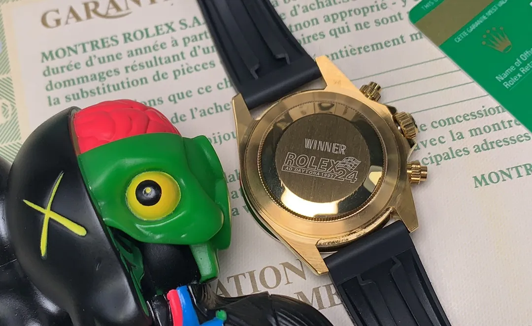 【High-end replica】💰1360! Rolex Daytona series is equipped with imported Citizen 8215 automatic machine, 40mm mineral-strengthened glass, three-bead steel belt, safety buckle. Life moves forward every second, but there is no time to look back, and there is only limitless learning.