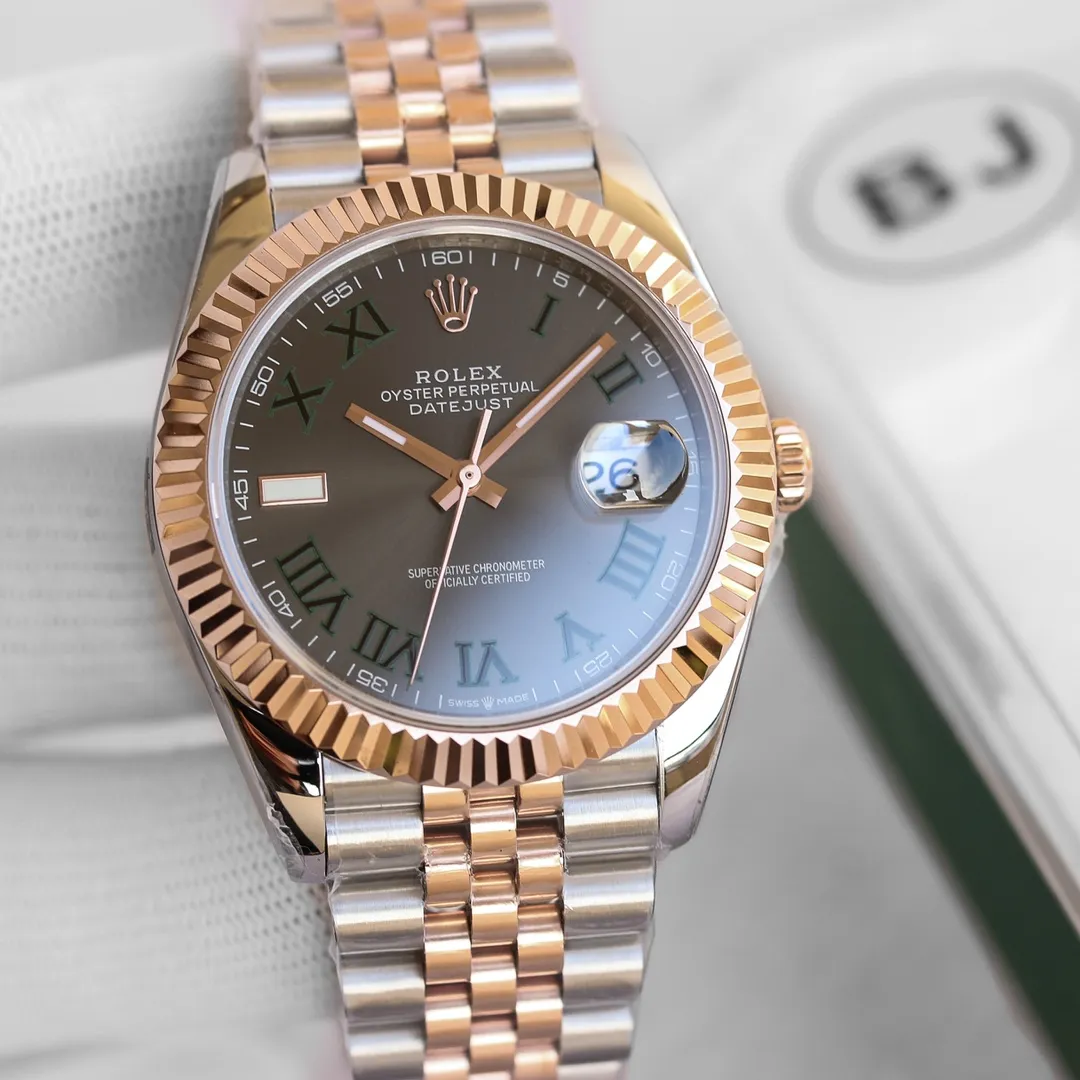 【High-end replica】💰1160! 【Top Replica】💰Private chat! The Rolex Diary series continues to improve the replica effect, and the ROLEX research spirit of continuous improvement in gold, rose, and stainless steel, especially the industry recognition of the five artifacts, has been an upward trend in sales! [Size] Diameter 41mm [Mirror] Scratch-resistant sapphire mirror, anti-reflective convex magnifying calendar window [Case] ​​316L stainless steel, the crown is the same as the counter! [Movement] 3235 automatic mechanical movement, ensuring the stability of the movement! [Watch Strap] Oyster-style three-piece and five-piece watch straps, folding buckle, as easy to buckle as at the counter, and the details of the buckle are also well engraved! This picture was taken as a top-notch replica!