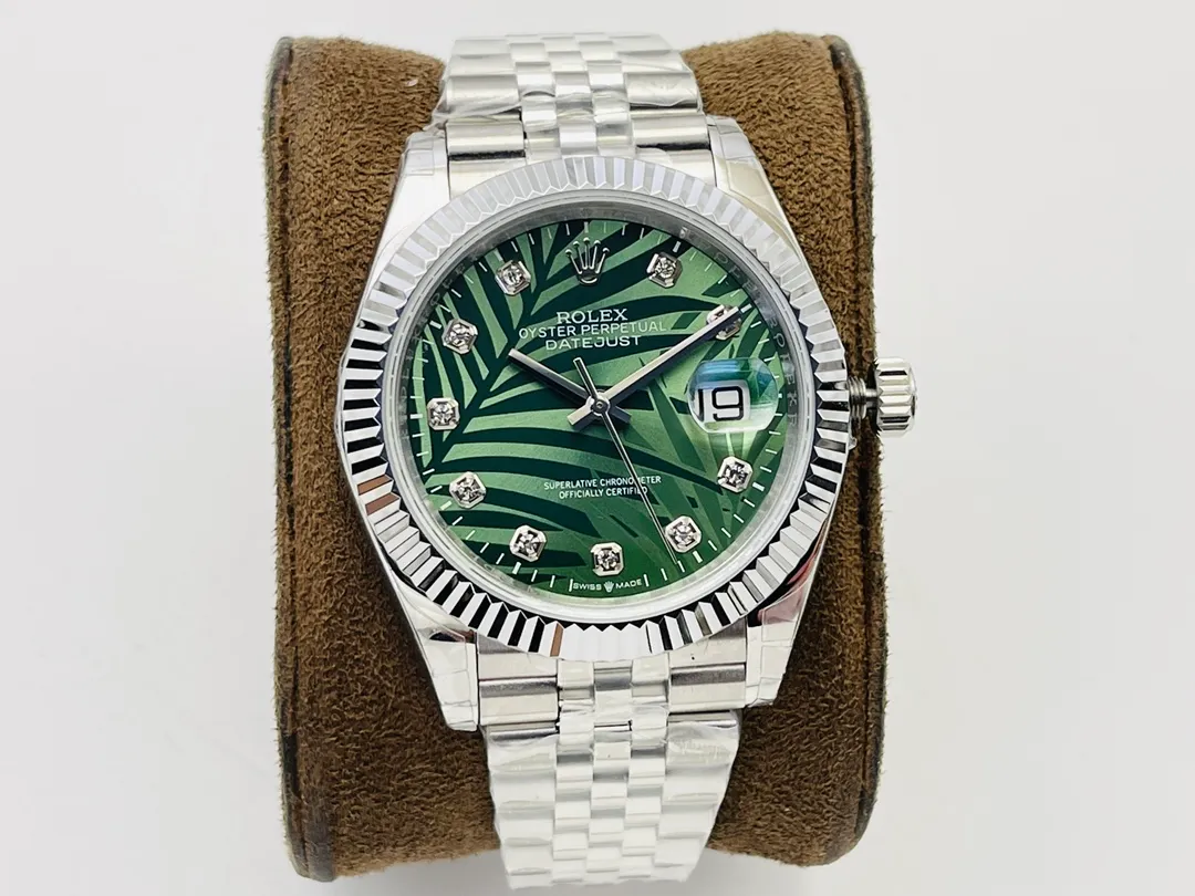 [VR Factory2022 latest masterpiece] Rolex’s latest Datejust series mechanical watch! 1⃣️[Size] Diameter 41MM, thickness 12MM! 2⃣️[Movement] Equipped with 2836 movement, strict debugging ensures accurate travel time, stable performance, and zero repairs! 3⃣️【Dial text】Using top-grade Swarovski diamonds and hand-inlaid craftsmanship, it is designed with the concept of excellence! 4⃣️[Case Buckle] The 904L stainless steel case is made of the same material as the original version and paired with a 904L stainless steel strap/original safety buckle! 5⃣��The watch strap is made of 904L Oyster steel.  6⃣️The side of the watch case is consistent with the original version and adds a QR code to prevent counterfeiting! 7⃣️【Mirror】Scratch-resistant sapphire crystal, anti-reflective convex magnifying calendar window, pure waterjet cutting! VR Factory is the same on the outside as it is original! Welcome friends from all walks of life to taste it!