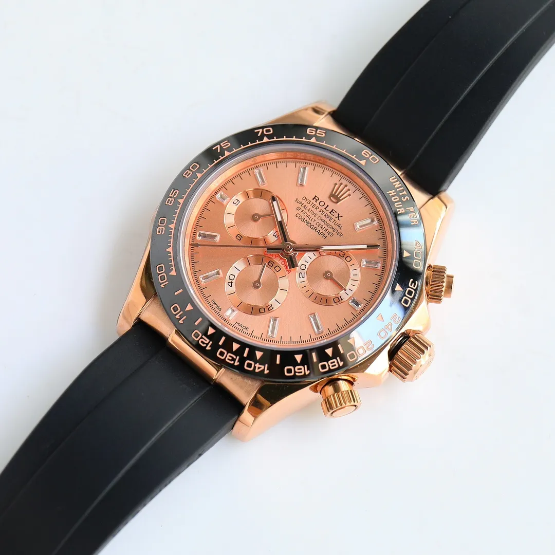 【High-end replica】💰1160! 【Top Replica】💰Private chat! Rolex Daytona, exclusive quality 904 steel version, top replica ROLEX Rolex Daytona, Daytona chronograph watch, 904l stainless steel, screw-in crown and buttons, using Swiss 4130 automatic mechanical chronograph and running seconds movement, efficient, accurate and stable, table diameter 40mm, thickness 12.2mm, same model as Shawn Yue. This picture is a top replica real shot!