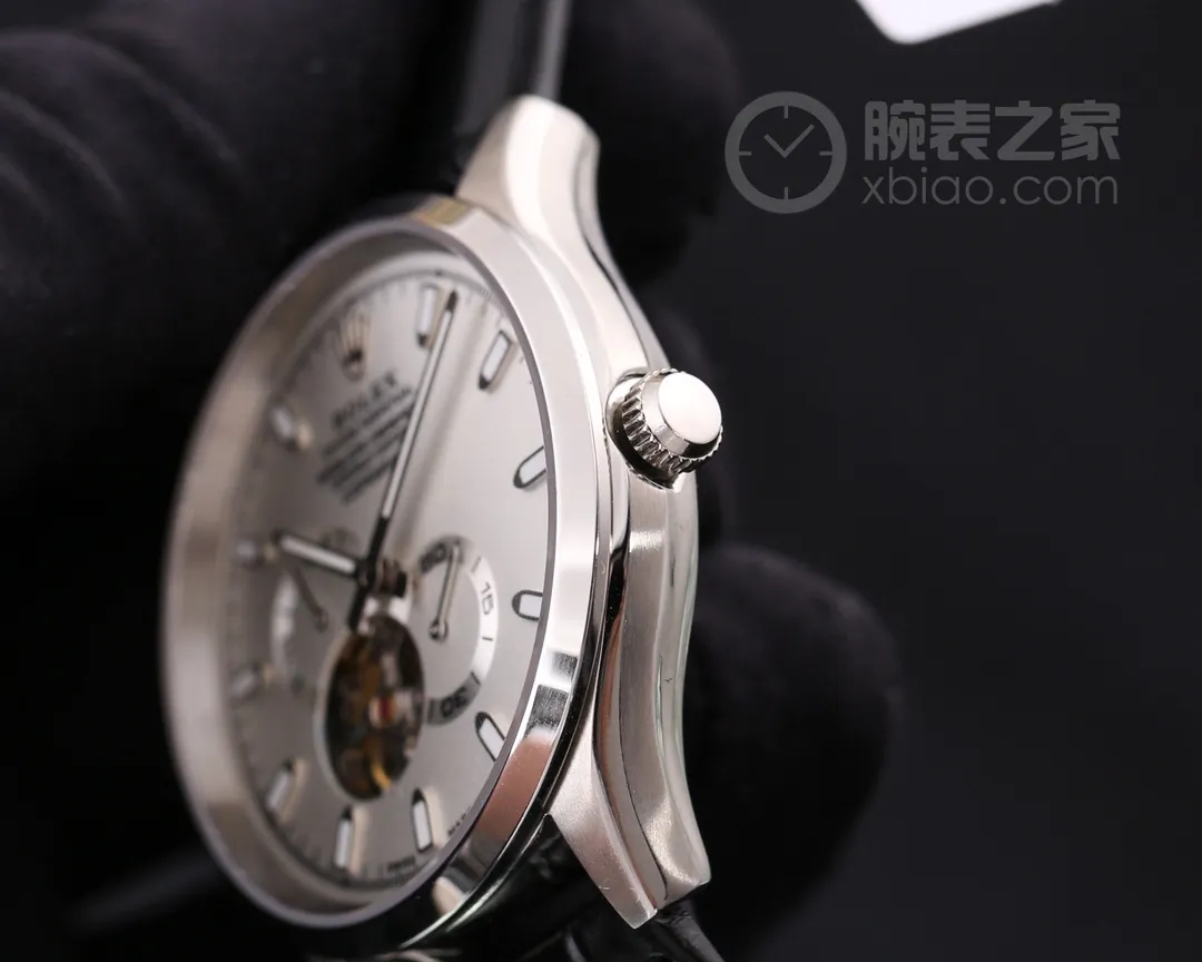 【Foreign trade import】💰2400! Rolex (exquisite, smart work) values ​​quality Type: Exquisite men's watch (more excellent) Best design Strap: Genuine cowhide strap (more durable) Very popular Movement: Japanese mechanical movement (stable) [Citizen Machinery] Material: Mineral super strong mirror (wear-resistant) Real men's smart style Strong three-dimensional sense Special design Return with great reputation Size: 41mm in diameter and 12mm thick Smart launch! Welcome to reprint!