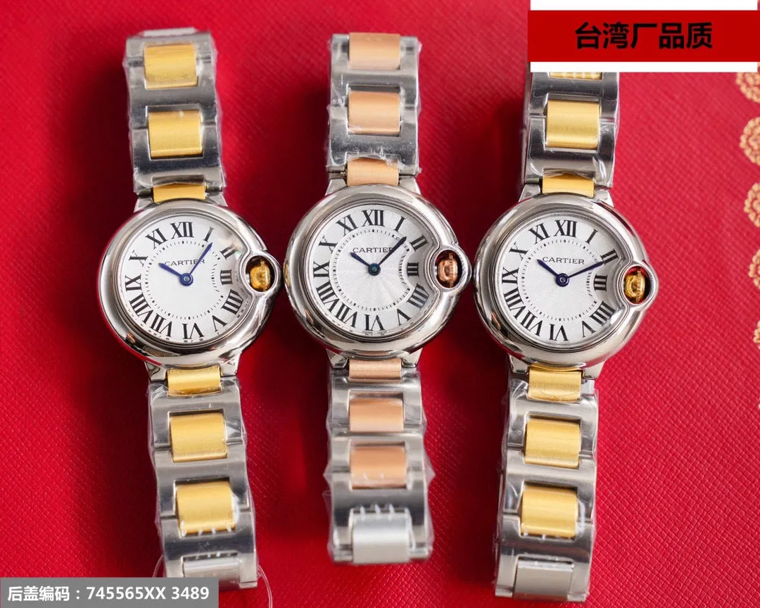 Taiwan factory blue balloon V12 version, 28-42 size combination picture, look for the bottom cover code 745565xx3489), this series of watches is famous for its delicate style and elegant style in the Cartier watchmaking industry. Of course, this watch must have such characteristics. The color of the stainless steel case makes the watch as light as a balloon, and the blue crown seems to have disobediently deviated from the original planned trajectory, like a playful couple. The Roman numerals on the dial look retro and deep, decorated with guilloche patterns and sword-shaped hands. The entire watch gives people a delicate and considerate feel. Isn’t this what couples need? Built-in: Japan's Citizen fully automatic machine, also with Swiss quartz, water drop (fish eye bubble) sapphire glass mirror, highly waterproof, burnt steel blue pointer color, curvature shape of the crown