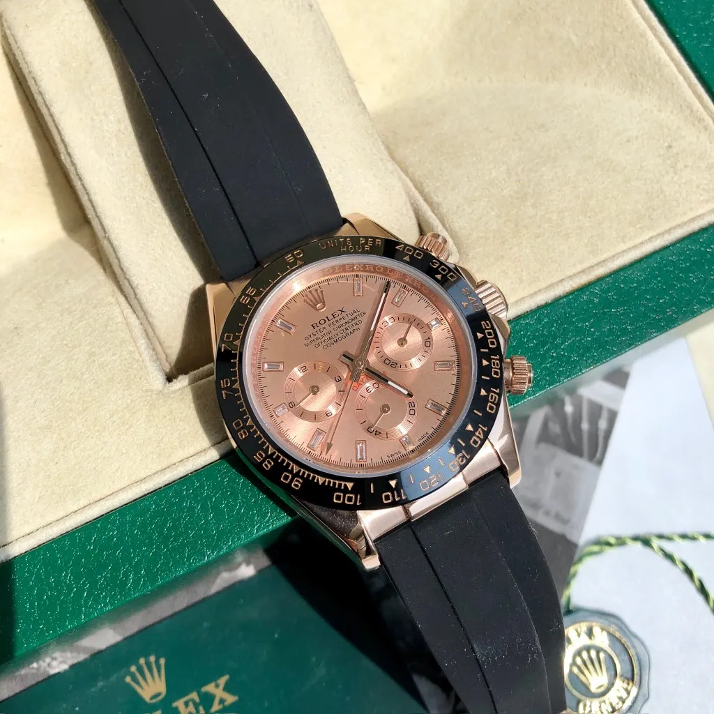 【High-end replica】💰1160! Customized all-in-one machine 💰1720! Rolex Daytona Series [Diameter] 40mm [Movement] Equipped with imported fully automatic mechanical movement [Ring] Imported finely polished ring/ceramic ring [Mirror] Scratch-resistant sapphire glass mirror [Material] Imported 316L stainless steel case [Strap] Stainless steel three-bead strap/high-quality tape [Buckle] Original buckle Super high quality, more beautiful in kind, market exclusive! Classic men's casual watch, the standard accessory for successful men, allowing you to wear it once and for all!