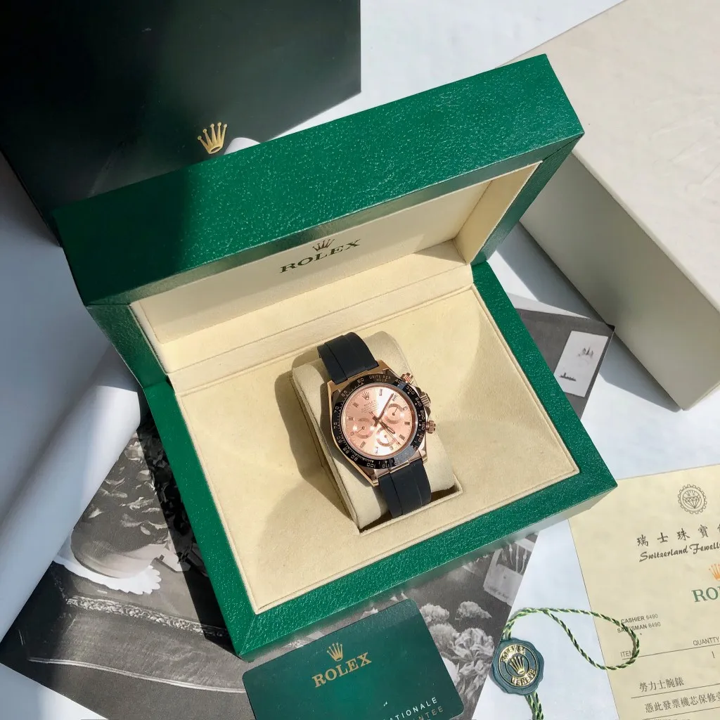 【High-end replica】💰1160! Customized all-in-one machine 💰1720! Rolex Daytona Series [Diameter] 40mm [Movement] Equipped with imported fully automatic mechanical movement [Ring] Imported finely polished ring/ceramic ring [Mirror] Scratch-resistant sapphire glass mirror [Material] Imported 316L stainless steel case [Strap] Stainless steel three-bead strap/high-quality tape [Buckle] Original buckle Super high quality, more beautiful in kind, market exclusive! Classic men's casual watch, the standard accessory for successful men, allowing you to wear it once and for all!