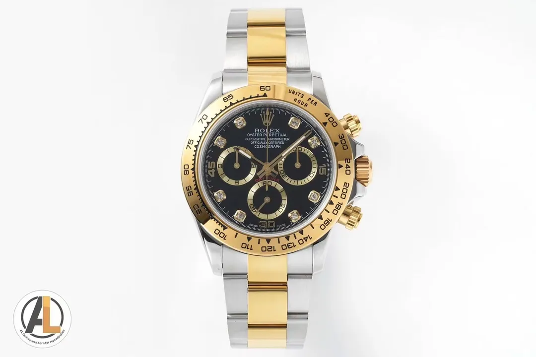 【Top Replica】💰3700! Rolex Cosmograph Daytona. Challenging all versions on the market, it took three years of research and development to create a case that is exactly the same as the original. 1⃣️The absolute ultimate ultra-thin thickness of 12.4MM (no difference from the official authentic 12.4MM thickness). 2⃣️While improving stability, the exclusive customized Swiss 4130 movement is perfectly embedded in the watch case to achieve universal case accessories with genuine products. 3⃣️The authentic ceramic ring mouth of the same style provides the strongest quality assurance through PVD coating technology. 4⃣️The text has zero color difference from the original, restoring the classic black and panda color dial, the scales and hands are deeply polished, no frizzy and flawless. 5⃣️Advantages: The needles are all made of super luminous light, the radian of the literal nail is the same as the original one, and the logo is engraved on the bottom of the ceramic ring.          6⃣️(The font on the ceramic ring is the same as the original) The raised mirror glass is a feature of Daytona. Consistent with the original, the strap and case are made of 904L stainless steel)