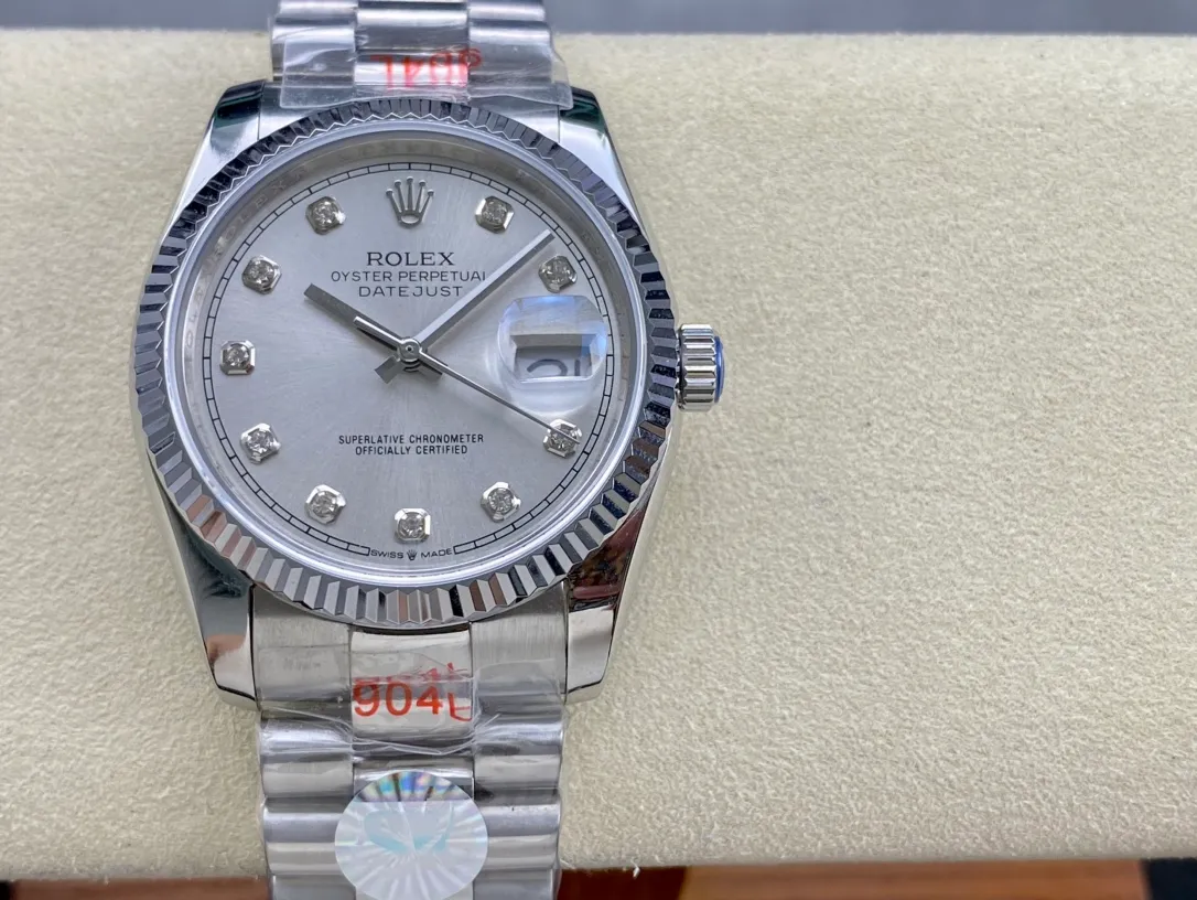 【High-end replica】💰1240! Rolex Single Calendar Datejust Series 36mm [Diameter] 36mm [Movement] Equipped with imported fully automatic mechanical movement [Ring] Rolex RingCommand triangular pit pattern / aperture [Mirror] Scratch-resistant sapphire glass mirror [Material] Imported 316L stainless steel case [Strap] Stainless steel (Oystersteel) optional three-bead/five-bead chain strap [Buckle] Original buckle Super high quality, more beautiful in kind, market exclusive! Classic casual watch, the standard equipment for successful people, allowing you to achieve success once and for all!