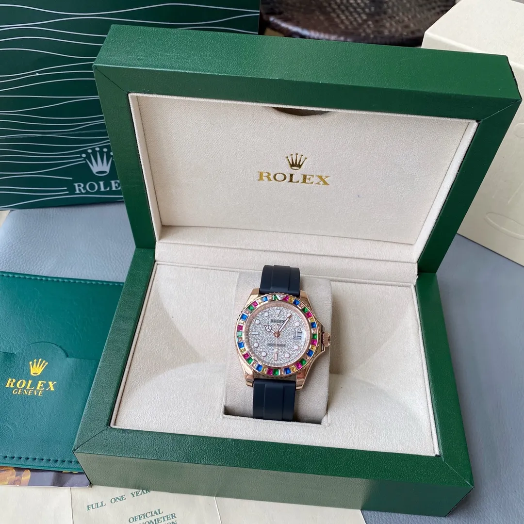 【Top replica】💰1920! The Rolex Candy ROLEX luxury limited edition watch, a yacht-master set with colored gemstones, pushes the limits aesthetically; the watch is like a dazzling rainbow! This is one of Rolex’s famous classic nautical series, and it is also a fine jewelry. On this watch, you can combine your love of jewelry and Swiss precision into one. The bottom cover is screwed and sealed by a special tool, and the winding crown is also an exquisite design. It is firmly screwed to the case, with a rotatable gem ring, a thickened sapphire mirror, a breathable and comfortable rubber strap, tough, soft and comfortable, and diamond-cut crystal-plated stones! Hard and shiny! Sapphire mirror, original buckle, diamond-encrusted, built-in fully automatic mechanical movement imported from Hong Kong🔥The top products are constantly produced🔥