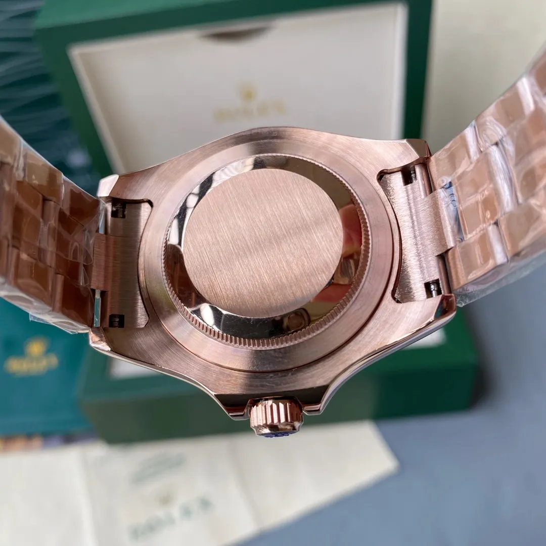 【Top replica】💰1920! The Rolex Candy ROLEX luxury limited edition watch, a yacht-master set with colored gemstones, pushes the limits aesthetically; the watch is like a dazzling rainbow! This is one of Rolex’s famous classic nautical series, and it is also a fine jewelry. On this watch, you can combine your love of jewelry and Swiss precision into one. The bottom cover is screwed and sealed by a special tool, and the winding crown is also an exquisite design. It is firmly screwed to the case, with a rotatable gem ring, a thickened sapphire mirror, a breathable and comfortable rubber strap, tough, soft and comfortable, and diamond-cut crystal-plated stones! Hard and shiny! Sapphire mirror, original buckle, diamond-encrusted, built-in fully automatic mechanical movement imported from Hong Kong🔥The top products are constantly produced🔥
