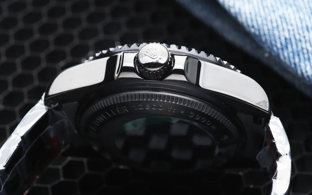 【High cost performance】💰1900! Rolex Submariner SEA-DWELLER Ghost King Introduction: The essence of the replica, parallel purchase version of Ghost King SEA Case: Made of fine steel, consistent with the original Ring: Original craft ceramic ring Three-dimensional scale ring Movement: Equipped with the top Citizen 8215 brand new movement (zero repair) Diameter: 44mm A genuine A-level replica Rolex Ghost!