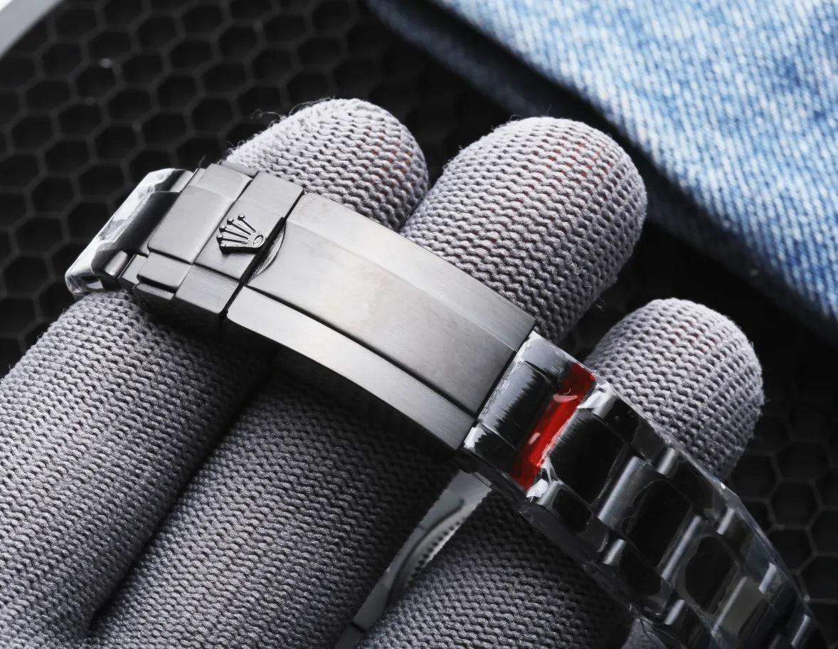 【High cost performance】💰1900! Rolex Submariner SEA-DWELLER Ghost King Introduction: The essence of the replica, parallel purchase version of Ghost King SEA Case: Made of fine steel, consistent with the original Ring: Original craft ceramic ring Three-dimensional scale ring Movement: Equipped with the top Citizen 8215 brand new movement (zero repair) Diameter: 44mm A genuine A-level replica Rolex Ghost!