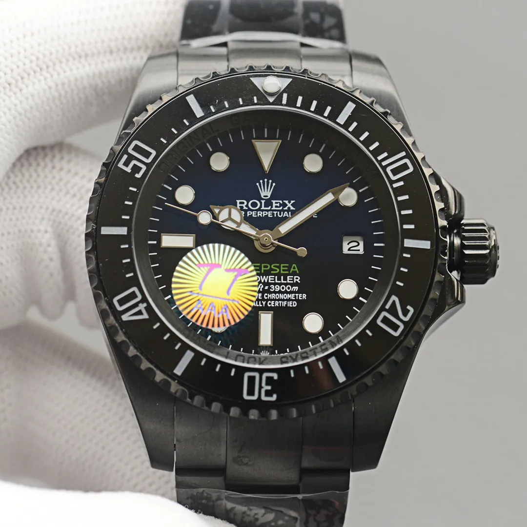 【Foreign trade import】💰2400! Rolex Submariner Series [Strong] Good reputation 🔥Highly recommended product🏆 [Movement] Using top-notch 3135 fully automatic machinery imported from Switzerland [Material] One-way rotating 60-minute scale outer ring with full-gloss black ceramic word ring Polished three-dimensional numerals and scales (not fake ceramics on the market) [Case] 44mm Consistent with the genuine product [Built-in] Equipped with a pure steel solid machine cover that is consistent with the genuine product (not the plastic machine cover from other manufacturers⚠), more durable and consistent in weight [Dial] The function dial font and the dial logo are superimposed on the printing process, and there will be a slight bulge when viewed from the side. The background texture of the disk has been filtered and corrected countless times to ensure that it is 100% consistent with the original. The Rolex metal LOGO on it is molded separately, and it can be compared to the original in terms of three-dimensionality and roundness. Easy-to-read Chroma light luminous display with long-lasting luminous material [Watch mirror] Anti-scratch sapphire crystal glass, double anti-reflective small window convex lens to magnify the calendar. (⚠The six-character position has a small anti-counterfeiting crown that is the same as the original one👑) [Buckle] Made of imported 316 steel and polished from 1:1 parts. The inner side is scratched and corroded by the Rolex steel seal. The outer side is exactly the same as the original one (⚠can be fine-tuned). The buckle safety ring is produced by Tt factory. Perfect in every detail. The "Ghost King" shows the charm of a man and a tough guy image. Suitable for any occasion. 🏅️🏅️