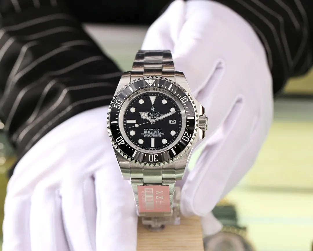【Foreign trade import】💰1360! (Watch Home Market Trends｝The D-Blue dial DEEPSEA watch specially launched by Rolex in the middle of 2014 was commonly known as the Inter Milan Ghost King, or the Ghost King. Rolex’s water ghost has long been extinct in the watch circle. As we all know, the DEEPSEA watch, which represents Rolex and even the industry’s most adventurous diving depth, is regarded as the king of ghosts because of its 3,900-meter waterproof depth. This watch has attracted widespread attention from watch enthusiasts at home since its launch in 2014. ⚠️Story: In 2014, Rolex released this DEEPSEA watch to commemorate the famous director and diving explorer Cameron's successful arrival in the Challenger Deep, the deepest part of the Mariana Trench in 2012. Cameron's exploration depth that year reached 10,908 meters, breaking the world record. Also diving with him was a DEEPSEA specially built by Rolex. CHALLENGER watch, waterproof to a depth of 12,000 meters. This feat has been recorded in the history of deep-sea diving expeditions. The Rolex 116660 DEEPSEA watch also uses a very interesting "green and red" dial to represent the process from shallow water to deep sea and then to the completely dark depths of the trench to commemorate this process. factory [Brand]: Rolex [High-end top watch] Super waterproof performance! 🏊♀️ [Type]: Top-notch noble men's watch ⌚️ [Strap]: Genuine leather & 316 stainless steel strap [Movement]: Top-grade Zhengzhu power storage ⌚️ Exclusive to XZ factory! Material: Sapphire mirror [wear-resistant] more clear 🎬 Closer to the genuine product! Comparable to the counter! The whole watch gives the owner a more beautiful and noble temperament! [The best accessory for wise men who are full of praise!] High return rate🏆Super high-quality product🏆Size: 44mm diameter stainless steel 14 mm thickness! Good products are coming! ⌚️ [Please look for the quality of XZ factory and pay more attention to every detail!] 🔺🔺🔺 [Produced by XZ] 🔺🔺🔺 [More products • Stay tuned]