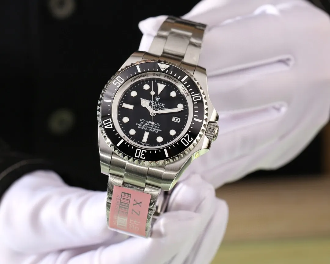 【Foreign trade import】💰1360! (Watch Home Market Trends｝The D-Blue dial DEEPSEA watch specially launched by Rolex in the middle of 2014 was commonly known as the Inter Milan Ghost King, or the Ghost King. Rolex’s water ghost has long been extinct in the watch circle. As we all know, the DEEPSEA watch, which represents Rolex and even the industry’s most adventurous diving depth, is regarded as the king of ghosts because of its 3,900-meter waterproof depth. This watch has attracted widespread attention from watch enthusiasts at home since its launch in 2014. ⚠️Story: In 2014, Rolex released this DEEPSEA watch to commemorate the famous director and diving explorer Cameron's successful arrival in the Challenger Deep, the deepest part of the Mariana Trench in 2012. Cameron's exploration depth that year reached 10,908 meters, breaking the world record. Also diving with him was a DEEPSEA specially built by Rolex. CHALLENGER watch, waterproof to a depth of 12,000 meters. This feat has been recorded in the history of deep-sea diving expeditions. The Rolex 116660 DEEPSEA watch also uses a very interesting "green and red" dial to represent the process from shallow water to deep sea and then to the completely dark depths of the trench to commemorate this process. factory [Brand]: Rolex [High-end top watch] Super waterproof performance! 🏊♀️ [Type]: Top-notch noble men's watch ⌚️ [Strap]: Genuine leather & 316 stainless steel strap [Movement]: Top-grade Zhengzhu power storage ⌚️ Exclusive to XZ factory! Material: Sapphire mirror [wear-resistant] more clear 🎬 Closer to the genuine product! Comparable to the counter! The whole watch gives the owner a more beautiful and noble temperament! [The best accessory for wise men who are full of praise!] High return rate🏆Super high-quality product🏆Size: 44mm diameter stainless steel 14 mm thickness! Good products are coming! ⌚️ [Please look for the quality of XZ factory and pay more attention to every detail!] 🔺🔺🔺 [Produced by XZ] 🔺🔺🔺 [More products • Stay tuned]