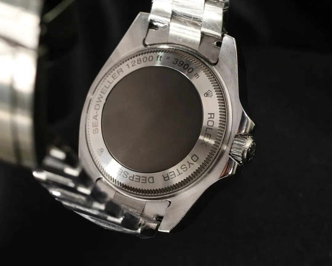 【Foreign trade import】💰1360! (Watch Home Market Trends｝The D-Blue dial DEEPSEA watch specially launched by Rolex in the middle of 2014 was commonly known as the Inter Milan Ghost King, or the Ghost King. Rolex’s water ghost has long been extinct in the watch circle. As we all know, the DEEPSEA watch, which represents Rolex and even the industry’s most adventurous diving depth, is regarded as the king of ghosts because of its 3,900-meter waterproof depth. This watch has attracted widespread attention from watch enthusiasts at home since its launch in 2014. ⚠️Story: In 2014, Rolex released this DEEPSEA watch to commemorate the famous director and diving explorer Cameron's successful arrival in the Challenger Deep, the deepest part of the Mariana Trench in 2012. Cameron's exploration depth that year reached 10,908 meters, breaking the world record. Also diving with him was a DEEPSEA specially built by Rolex. CHALLENGER watch, waterproof to a depth of 12,000 meters. This feat has been recorded in the history of deep-sea diving expeditions. The Rolex 116660 DEEPSEA watch also uses a very interesting "green and red" dial to represent the process from shallow water to deep sea and then to the completely dark depths of the trench to commemorate this process. factory [Brand]: Rolex [High-end top watch] Super waterproof performance! 🏊♀️ [Type]: Top-notch noble men's watch ⌚️ [Strap]: Genuine leather & 316 stainless steel strap [Movement]: Top-grade Zhengzhu power storage ⌚️ Exclusive to XZ factory! Material: Sapphire mirror [wear-resistant] more clear 🎬 Closer to the genuine product! Comparable to the counter! The whole watch gives the owner a more beautiful and noble temperament! [The best accessory for wise men who are full of praise!] High return rate🏆Super high-quality product🏆Size: 44mm diameter stainless steel 14 mm thickness! Good products are coming! ⌚️ [Please look for the quality of XZ factory and pay more attention to every detail!] 🔺🔺🔺 [Produced by XZ] 🔺🔺🔺 [More products • Stay tuned]
