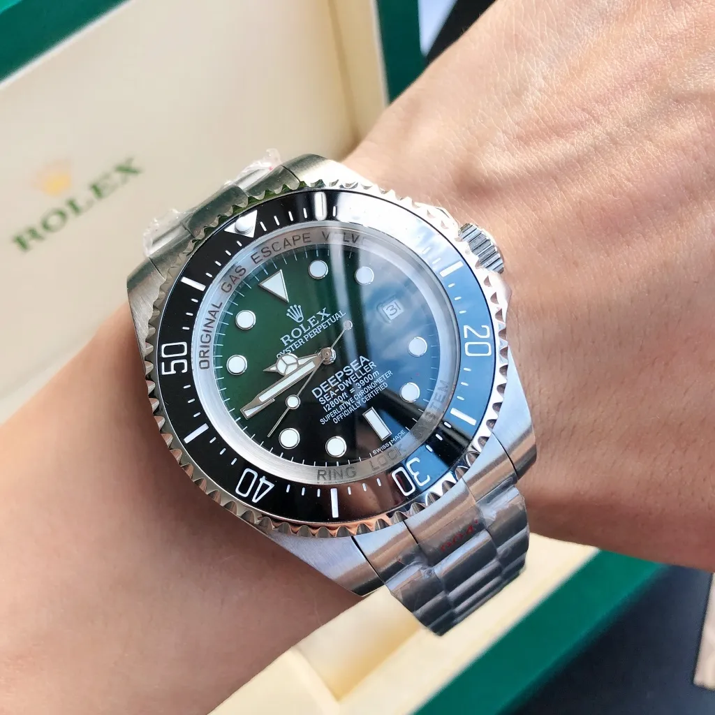 【High-end replica】💰1240! 【Customized all-in-one machine】💰1720! Rolex Ghost King As one of the leading brands in the watch circle, the Ghost King is undoubtedly one of the leading watches of the brand. The GD factory invests heavily in creating fine steel texture, diving performance, luminous intensity, and accurate travel time, which perfectly interprets the essence of this model. [Movement] Equipped with GD's dedicated 0️⃣rework, 💯new original Citizen 8215 fully automatic mechanical movement, with accurate travel time, excellent performance, and a power reserve of up to 48 hours. [Case] 316L stainless steel case perfectly presents the same curvature and gloss as the original version, super high-density mineral glass mirror, exquisite workmanship perfectly inherits the original diving performance [Literal] Clear scale, super long-lasting luminous, synchronized authentic details, clear inner shadow circle lettering, well-proportioned fonts [Watch strap] 316L stainless steel bracelet with the only original telescopic adjustable clasp in its class ⚠️ Please look for the exclusive quality of GD products