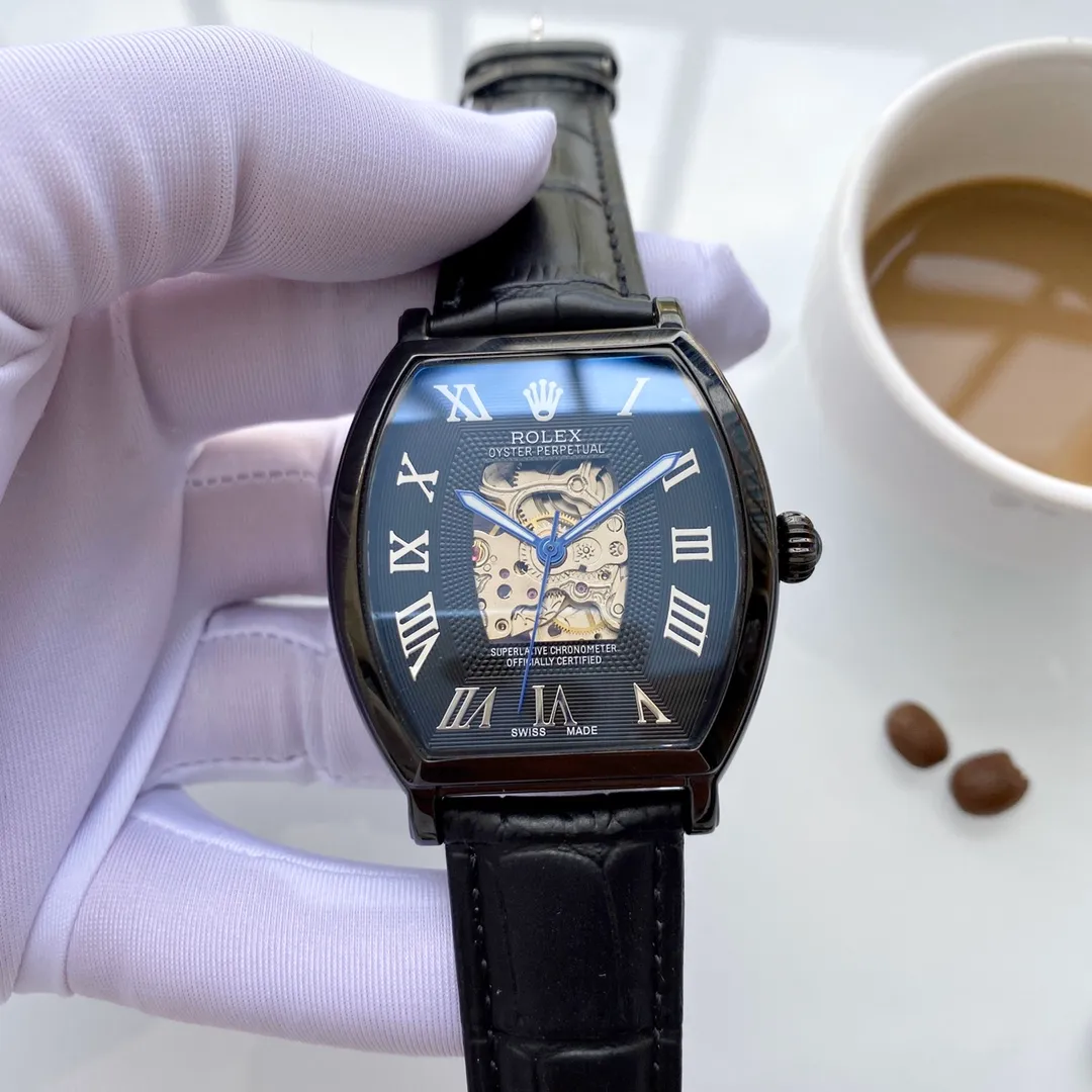 【Foreign trade import】💰980/720! Rolex (top quality, outstanding debut) 🎉🎉 [Type]: Boutique men's watch (top), superb quality [Strap]: Genuine leather strap (comfortable) [Movement]: Top mechanical movement (stable) [Material]: Mineral super strong mirror (wear-resistant) Exquisite quality, generous style, excellent temperament, wisdom and exclusivity [Size]: 41mm diameter, 13mm thick, hot sale! Welcome to reprint!