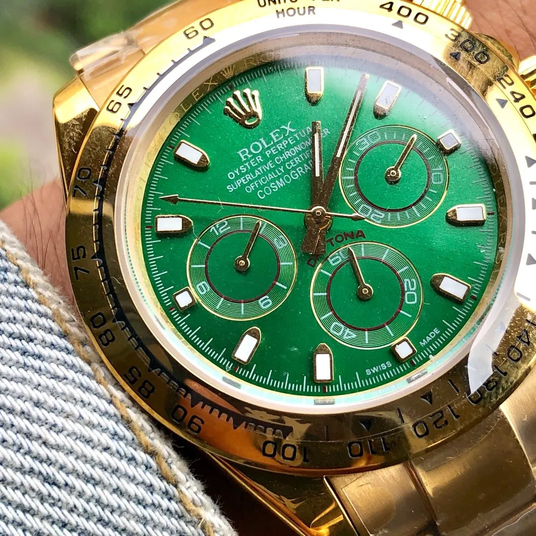 【High-end replica】💰1300! 【Customized all-in-one machine】💰1840! 🇨🇳🌈Rolex Green Dial 🌈Cosmograph-Daytona Series Gold Ludi Extreme details Strict requirements to create high-quality products [High-quality Swiss case cover]👨Always pursue fine workmanship Ceramic ring scale will never fade Different from ordinary cases in the market Wei Qiao has been committed to creating high-quality workmanship watches🔥Multi-color matching, equipped with fully automatic mechanical movement Size 43mm sapphire mirror Stainless steel brushed strap original safety buckle
