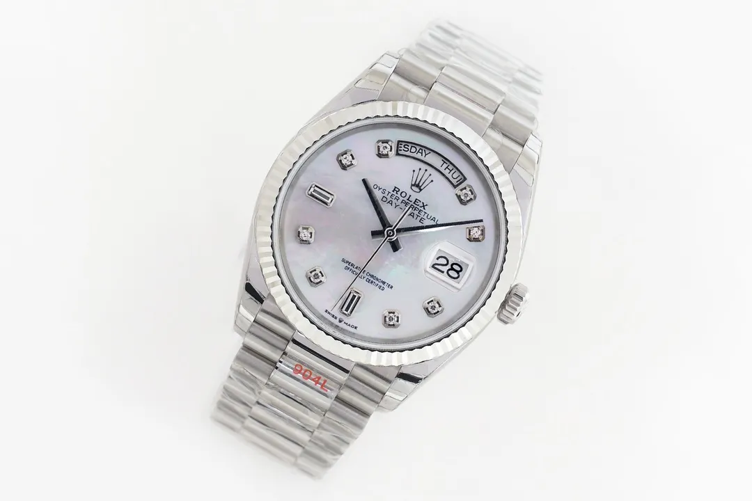 【High-end replica】💰1300! 【Customized all-in-one machine】💰1900! 【Top Replica】💰Private chat! EW Rolex Day-Date 36 Series 1⃣️With 3255 movement, the quality is stable and reliable; 2⃣️The thickness is 12mm consistent with the original: the diameter of the watch is 36mm; [Correction of other versions on the market, the size and thickness of other versions are wrong, fake at first glance] 3⃣️The dial is equipped with 18ct gold, inlaid with diamonds, and square diamonds at 6 and 9 o'clock; 4⃣️ One-piece middle case, screw-in bottom cover and winding crown; 5⃣️Top-grade workmanship, each strap fits perfectly with the lugs, giving the highest comfort to the wrist; Every extreme detail is the sincerity of the EW factory's ingenious development! ! This picture was taken as a top-notch replica!
