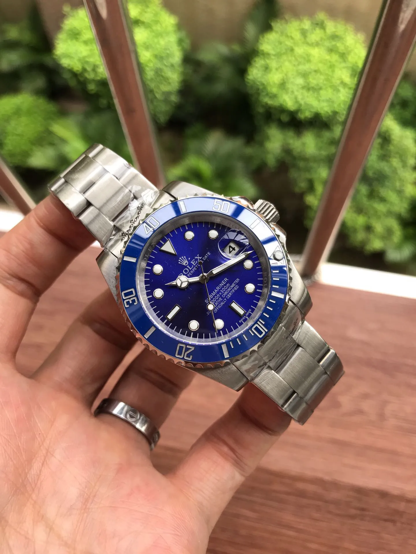 【Foreign trade import】💰850! Rolex 💯ROLEX 💥Submariner Submariner This is a play watch. It’s so cool. [Wit][Wit] Submariner model 116610LV green plate 68,100HK$ Hong Kong price 5626 movement 40mm. If nothing else, this stainless steel material cannot be imitated by market products. The Submariner is definitely the favorite of men and women who like to show their individuality. It looks good with girls. You can also control it as you like. Be a cool girl. Almost all celebrities and fashionistas must have one. The quality allows you to wear it in the counter without losing face. It is better than the products on the market. It can be used as a casual formal wear. Look for the exclusive real-shot details. Don’t say anything. If you like it, hurry up and take action immediately. 💥Please look for the TAAA1211 inside the shell.
