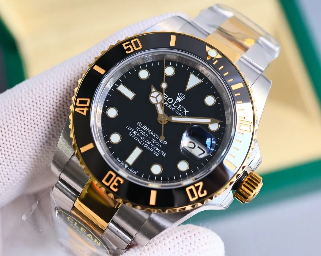 【High-end replica】💰1160! Customized all-in-one machine 💰1720! Top replica 💰Private chat! The 6-digit Rolex Submariner comes with a crown, which is more upscale. The real size of 41mm is consistent with the original, the 4-corner lugs are smaller, and the strap buckle is wider! The real diameter is 41mm, the crown logo is added in the middle of the word SWISS MADE at 6 o'clock on the dial, and the ceramic ring is made of platinum scales that are not easy to fade! The perfect version of the C-circle Green Water Ghost is worth owning, and the shop owner strongly recommends it! The quantity of this batch is limited, so order quickly and act coolly! Assembled with the high-end version of the substitute grade C ring on the market, the entire ceramic ring is completely reborn and fired according to a new formula and temperature. The color is no different from the original to the naked eye, completely beating the ordinary version on the market. Clone the original Cal.3235 one-piece movement, reversibly adjustable movement, the same as the original version, the key points are as follows 1: The whole series is equipped with a real-life Clean factory green ceramic ring, a comprehensive analysis of the composition of the original Cerachrom ceramic outer ring, the technology of using silicon dioxide to wrap nano-alloy coloring and agent ceramic coloring, and through experiments at different temperatures, it was finally determined to be fired at around 1200 degrees Celsius. The factory’s many years of manufacturing experience and the hard work of many engineers finally presented everyone with a palace-level green circle. It is difficult for professionals to distinguish the authenticity with the naked eye, completely crushing all current versions on the market. The ring mouth is more than 95% the same as the original one, so it can be said that there is no difference. When comparing two original Green Ghosts together, there is a color difference. In addition, the ring mouth scale does not turn black. The scale on the ring mouth uses physical vapor deposition technology. Platinum powder is coated on the font at high temperature to make the color of the font durable. It will not fade or turn black when exposed to water or oil! 2: Change the 4 beads inside the ring to the same round beads as the original ones, and the ring mouth will make a crisp sound. 3: Imported sapphire glass is highly transparent and wear-resistant. The most important thing is that the height of the glass is the same as the original one, several C higher than the ceramic ring. To the naked eye, it seems to be in a horizontal line with the ceramic ring! 4: There is a gap between the watch mirror and the ceramic ring, which is exactly the same as the original one, no difference! 5: The luminous stone on the round nails of the literal scale is full but not overflowing. It glows with ice blue luminous light in a dark environment. The edge of the scale is polished and smooth as the original one. The literal font printing correction is consistent with the original one! 6: The hands are the same as the original solid central axis, no longer a fake hollow axis! 7: The size and thickness of the watch case are consistent with the original! The quantity is limited, so be quick when placing your order! Real shots taken outdoors, no photoshopped pictures, the real thing has a better texture! Focus is an attitude. Please look for the unique packaging and unique number of Factory C. XN778659, the latest code is correctly coded, matched with 3235 all-in-one machine, counterclockwise adjustment, calendar callback, quality assurance. 🔥D1 continues to produce excellent products🔥