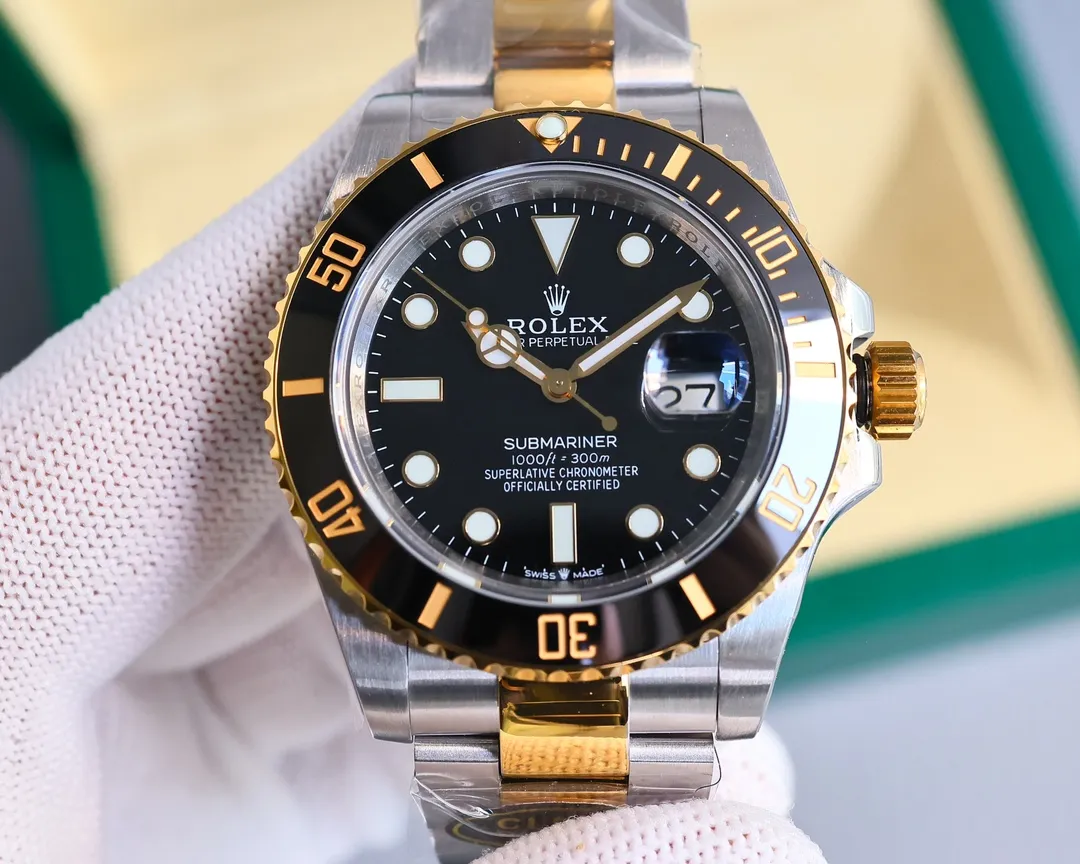 【High-end replica】💰1160! Customized all-in-one machine 💰1720! Top replica 💰Private chat! The 6-digit Rolex Submariner comes with a crown, which is more upscale. The real size of 41mm is consistent with the original, the 4-corner lugs are smaller, and the strap buckle is wider! The real diameter is 41mm, the crown logo is added in the middle of the word SWISS MADE at 6 o'clock on the dial, and the ceramic ring is made of platinum scales that are not easy to fade! The perfect version of the C-circle Green Water Ghost is worth owning, and the shop owner strongly recommends it! The quantity of this batch is limited, so order quickly and act coolly! Assembled with the high-end version of the substitute grade C ring on the market, the entire ceramic ring is completely reborn and fired according to a new formula and temperature. The color is no different from the original to the naked eye, completely beating the ordinary version on the market. Clone the original Cal.3235 one-piece movement, reversibly adjustable movement, the same as the original version, the key points are as follows 1: The whole series is equipped with a real-life Clean factory green ceramic ring, a comprehensive analysis of the composition of the original Cerachrom ceramic outer ring, the technology of using silicon dioxide to wrap nano-alloy coloring and agent ceramic coloring, and through experiments at different temperatures, it was finally determined to be fired at around 1200 degrees Celsius. The factory’s many years of manufacturing experience and the hard work of many engineers finally presented everyone with a palace-level green circle. It is difficult for professionals to distinguish the authenticity with the naked eye, completely crushing all current versions on the market. The ring mouth is more than 95% the same as the original one, so it can be said that there is no difference. When comparing two original Green Ghosts together, there is a color difference. In addition, the ring mouth scale does not turn black. The scale on the ring mouth uses physical vapor deposition technology. Platinum powder is coated on the font at high temperature to make the color of the font durable. It will not fade or turn black when exposed to water or oil! 2: Change the 4 beads inside the ring to the same round beads as the original ones, and the ring mouth will make a crisp sound. 3: Imported sapphire glass is highly transparent and wear-resistant. The most important thing is that the height of the glass is the same as the original one, several C higher than the ceramic ring. To the naked eye, it seems to be in a horizontal line with the ceramic ring! 4: There is a gap between the watch mirror and the ceramic ring, which is exactly the same as the original one, no difference! 5: The luminous stone on the round nails of the literal scale is full but not overflowing. It glows with ice blue luminous light in a dark environment. The edge of the scale is polished and smooth as the original one. The literal font printing correction is consistent with the original one! 6: The hands are the same as the original solid central axis, no longer a fake hollow axis! 7: The size and thickness of the watch case are consistent with the original! The quantity is limited, so be quick when placing your order! Real shots taken outdoors, no photoshopped pictures, the real thing has a better texture! Focus is an attitude. Please look for the unique packaging and unique number of Factory C. XN778659, the latest code is correctly coded, matched with 3235 all-in-one machine, counterclockwise adjustment, calendar callback, quality assurance. 🔥D1 continues to produce excellent products🔥