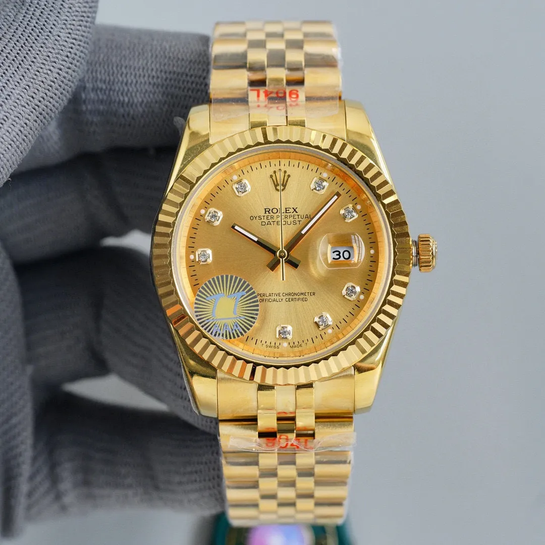 【High-end replica】💰1720! Rolex Datejust series workmanship upgrade: 1⃣️ Using 316L precision cultured case "fitting" original grade (150 meters waterproof) 2⃣️ The link between the strap and the case reaches the highest standard in the industry "flush docking" (different from the ordinary version, uneven and scratchy) 3⃣️ Noise reduction shock-absorbing inner cover 4⃣️ Full watch original protective film Configuration parameters: Brand: Rolex Series: Datejust series Movement: 100% pure new machine imported from Japan (model 8215) with a designed service life of 15 years. Quality control: Every watch is strictly inspected by Tt factory QC staff and shipped after proofreading (buy with confidence) Case material: 316L stainless steel CNC engraving, ultra-precision, waterproof depth 150 meters (comparable to counters) Lettering: Tt factory uses original three-dimensional "drill" nail lettering for the first time ⚠️⚠️Picture 5⃣️ is the exclusive built-in details of Tt factory Exclusive packaging bag Please pay attention to the details⚠️⚠️ Table diameter: 41MM Thickness 11MM Product grade: Super A Glass: wear-resistant sapphire crystal mirror, coated with multiple layers of anti-reflective coating Steel buckle: double folding safety buckle and push-open device (consistent with genuine products) Strap: genuine 316L steel after cutting process, polished parts and then hand-assembled, 360 degrees, no dead angle, 0 scratches, no scratches. The real thing is exquisite, heavy, sturdy and durable. The real thing is absolutely amazing when you get it. (The protective film is consistent with the original) Every watch⌚️ is shipped with unified packaging from Tt factory. Please ensure exclusive quality📷📷