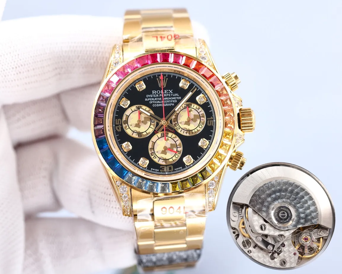 【Top replica】💰4500! Rolex Daytona New Universe Chronograph Daytona 904L Steel Watch Rainbow Di This latest design combines high technology and extraordinary beauty. [Case] ​​Size is 40mm. The Oyster case is guaranteed to be waterproof to 100 meters. The case is made of a solid piece of 904L steel. [Ring] The inlay is optimized according to the 36 gemstones with the most coordinated color gradient transition from the original factory. The height and angle are consistent, and the refraction effect is very beautiful. [Dial] Literally, each chronograph dial is refracted due to different light. The color is bright and bright, and the small eye position is aligned with the original, which is unique. [Mirror Surface] The mirror surface is made of sapphire crystal and is not easily scratched. [Movement] It adopts 7750 movement, which is efficient, accurate and stable. [Watch Strap] The watch is equipped with a folding buckle, which is also made of 904L steel. The buckle has a fine-tuning device that can be adjusted to fit the wrist very well. 🔥Top quality products are constantly produced🔥