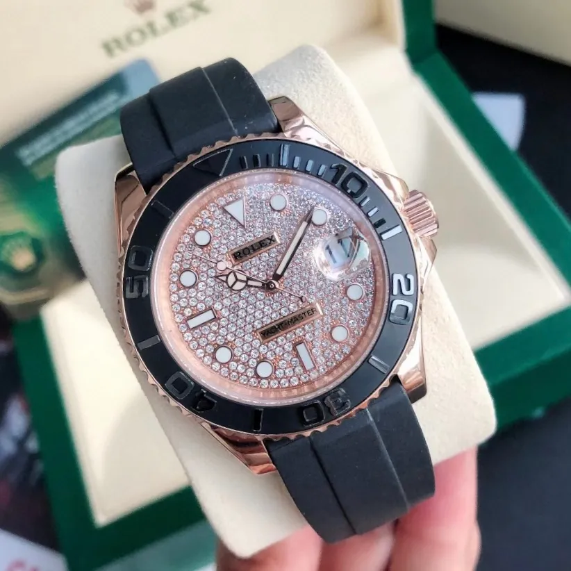 【Customized all-in-one machine】💰1840! All Rolex Yacht-Master 40mm watches are shipped. On the basis of adhering to the characteristics of the brand, they are simultaneously matched with rubber straps and original buckles. [Movement] Equipped with dedicated and manufactured 0️⃣reworked, 💯new original Citizen 9015 fully automatic mechanical movement, with accurate travel time and excellent performance. [Case] 316L stainless steel case The original version of the ceramic ring rotates in both directions simultaneously, perfectly presenting the same curvature and luster as the original version. The ultra-strong high-density mineral glass mirror and exquisite workmanship perfectly inherit the original diving and swimming 🏊‍♀️Performance [Literal] The scale is clear, the luminous light is super long-lasting, the details are synchronized and authentic, the inner shadow ring is clear and the font is well-proportioned [Strap] 316L stainless steel adjustable buckle with imported high-quality rubber strap, comfortable and durable to wear ⚠️Please look for the exclusive quality