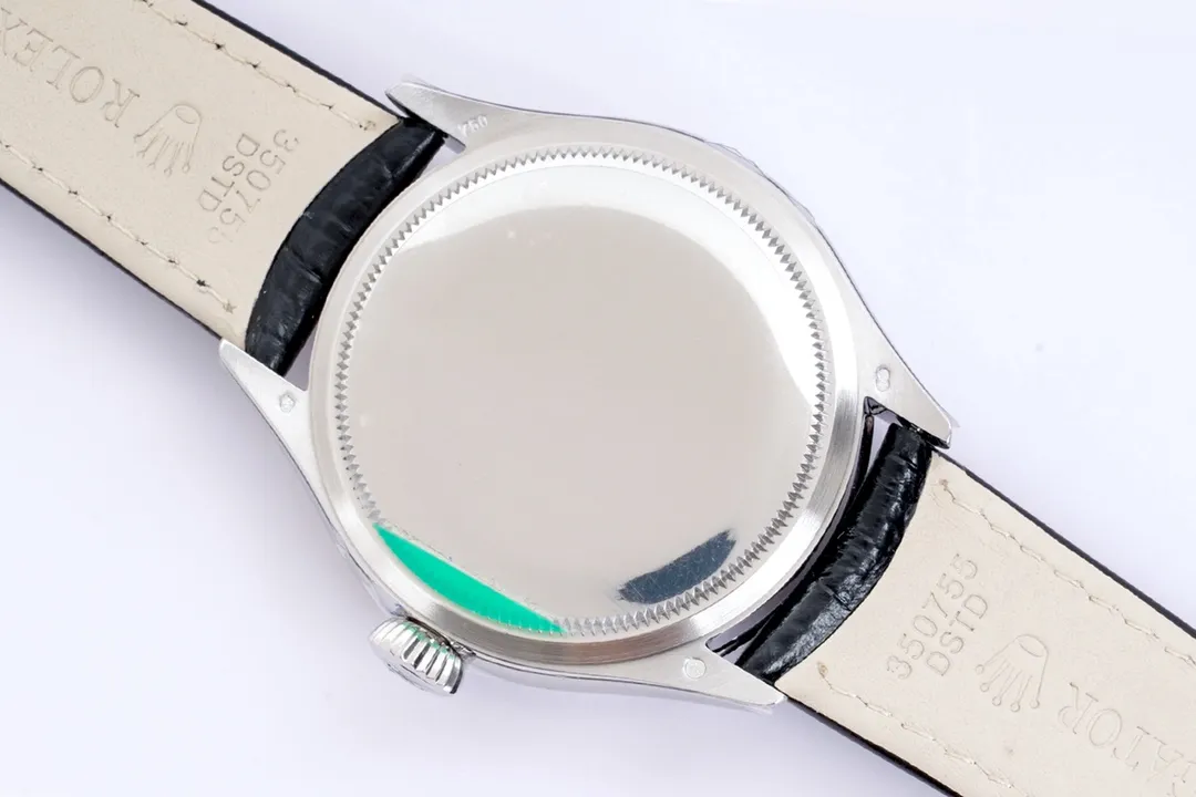 New product in 2023, EW Rolex Cellini Datejust 39 1⃣️ is equipped with 3165 self-winding movement. 2⃣️Integrated middle case, screw-in bottom cover and winding crown. 3⃣️The structural dimensions and thickness are the same as the original ones, with a diameter of 39 mm and a thickness of 12.5 mm. 4⃣️Domed sapphire glass, top-notch Italian fully-wrapped cowhide leather straps, synchronizing the timing, thickness, and structure with the original.