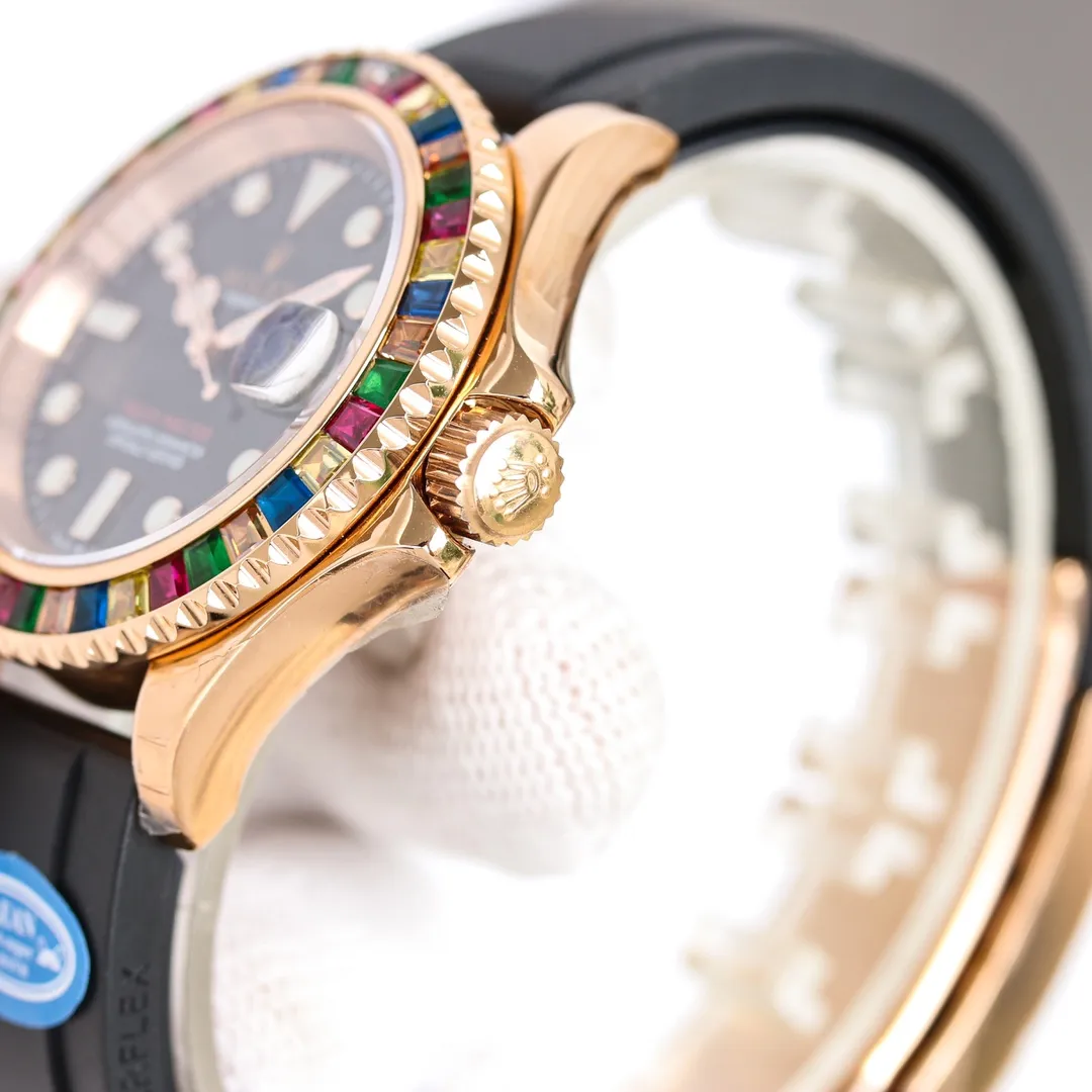 New product, new, new, new, C factory clean, the most cost-effective, popular style, Rolex Yacht-Master Candy Ring 40mm Series Rainbow Yacht ① Corrected time setting direction, instantaneous calendar, consistent with the original version; ② Exclusively customized 2836 all-in-one machine movement; ③ Upgraded original substitute grade tape, containing memory steel sheet, size, softness and hardness, material, workmanship details, new upgrade and simultaneous genuine product; Factory C is clean, produced, and must be high-quality. Every extreme detail is developed with sincerity. The button fine-tuning function is the same as the original version; the watch code is F632118, and the watch buckle code is w5T.