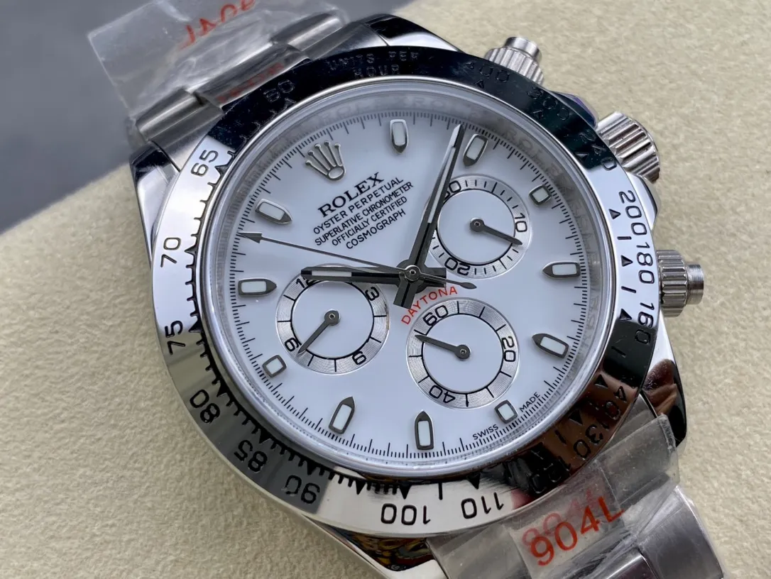 【High-end replica】💰1160! Rolex Daytona Series [Diameter] 40mm [Movement] Equipped with imported fully automatic mechanical movement [Ring] Imported finely polished ring/ceramic ring [Mirror] Scratch-resistant sapphire glass mirror [Material] Imported 316L stainless steel case [Strap] Stainless steel three-bead strap/high-quality tape [Buckle] Original buckle Super high quality, more beautiful in kind, market exclusive! Classic men's casual watch, the standard accessory for successful men, allowing you to wear it once and for all!