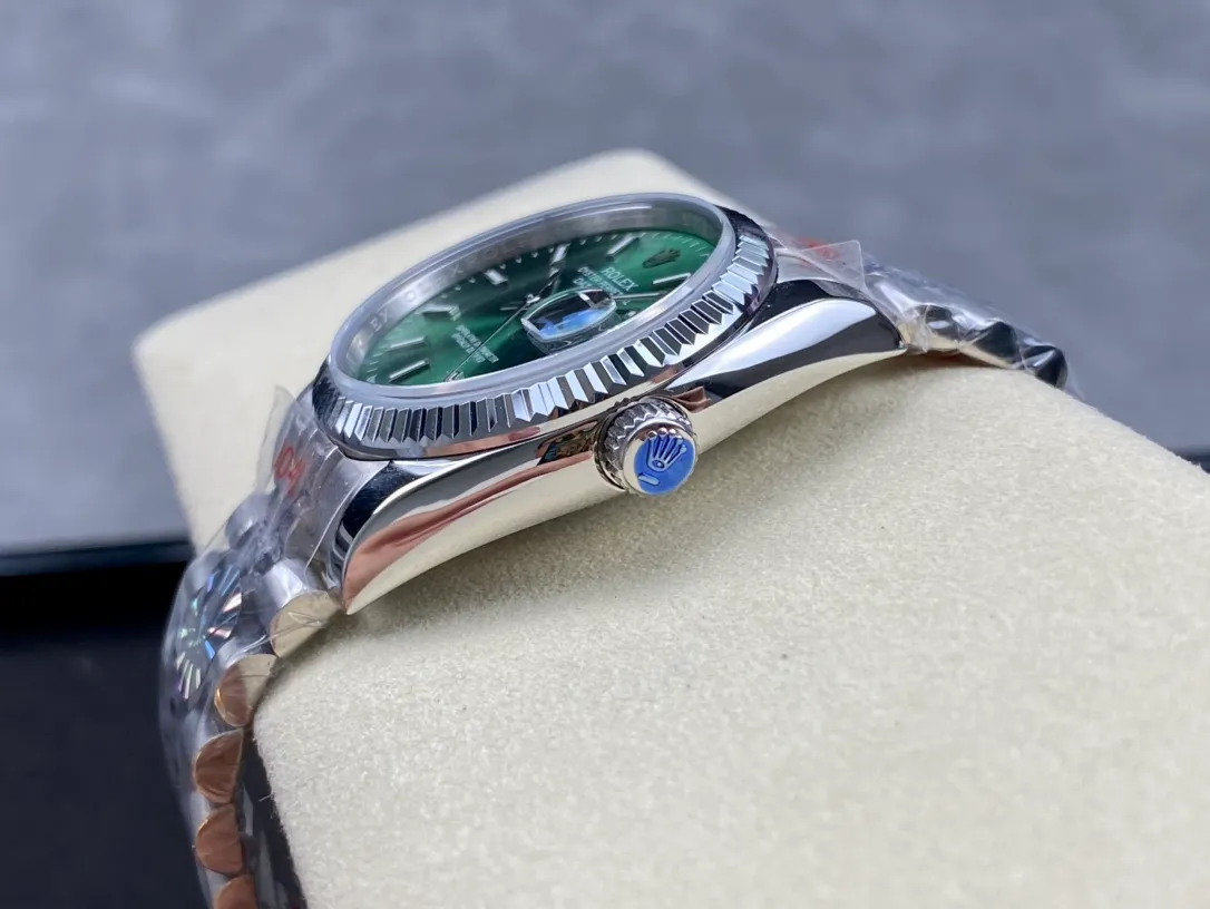 【High-end replica】💰1160! Rolex Single Calendar Datejust Series 36mm [Diameter] 36mm [Movement] Equipped with imported fully automatic mechanical movement [Ring] Rolex RingCommand triangular pit pattern / aperture [Mirror] Scratch-resistant sapphire glass mirror [Material] Imported 316L stainless steel case [Strap] Stainless steel (Oystersteel) optional three-bead/five-bead chain strap [Buckle] Original buckle Super high quality, more beautiful in kind, market exclusive! Classic casual watch, the standard equipment for successful people, allowing you to achieve success once and for all!