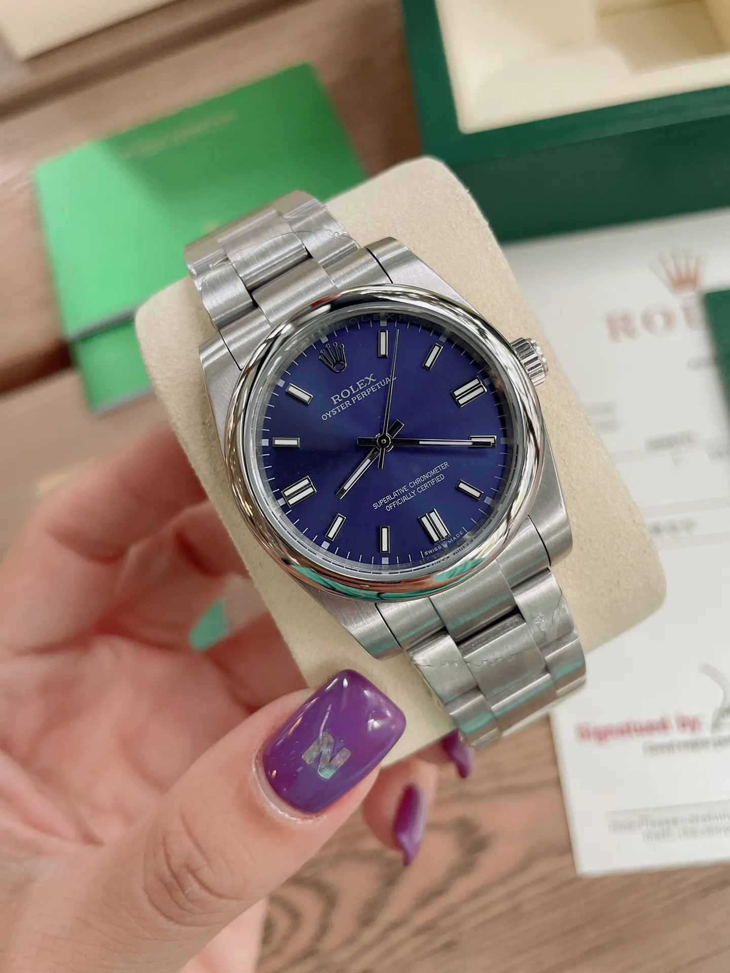 【Foreign Trade Import】💰1120 each! Rolex presents a new generation of Oyster Perpetual Pokémon watches. As well as the Oyster Perpetual, which displays a brightly colored dial, the lacquer technology can use a variety of bright colors with a polished effect; the domed outer ring, the case and the sides of the lugs reflect an elegant sheen, making the elegant outline of the Oyster case more prominent and adding to its charm; with its outstanding aesthetic design, it has become a recognized symbol of elegant style. The watch not only has a classic appearance and excellent functions, but also inherits the origins of Rolex’s pioneering innovation.