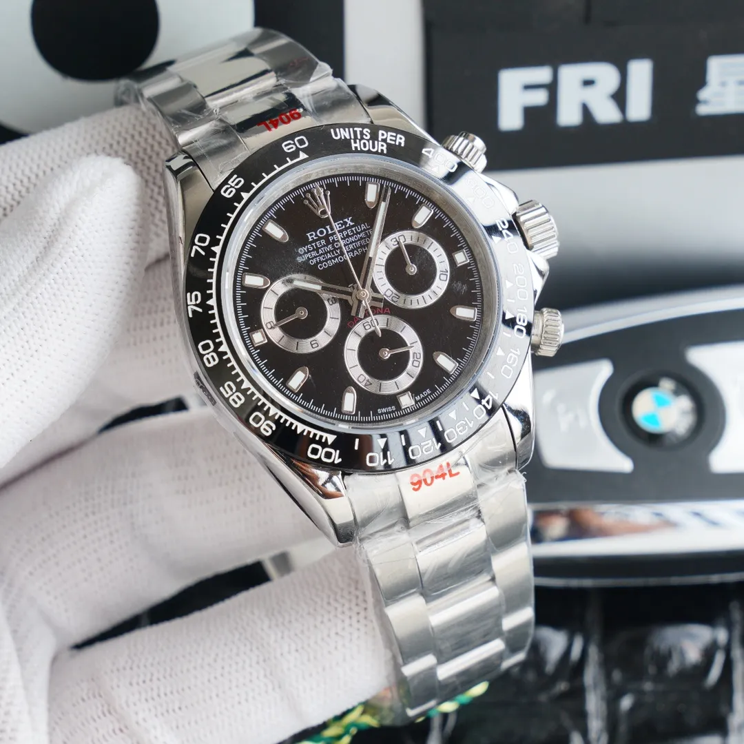 【High-end replica】💰1160! 【Top Replica】💰Private chat! Rolex Daytona exclusive quality 904 version top replica version: ROLEX Rolex Daytona Yu! Daytona chronograph watch 904l stainless steel screw-in crown and button adopts 4130 automatic mechanical chronograph running seconds movement, efficient, accurate and stable. Table diameter 40mm, thickness 12.2mm, gray and white goldi, full rose goldi, goldi, green goldi, steel Di, Shawn Yue's same model, ice blue Di, panda Di. The real pictures are top replicas!