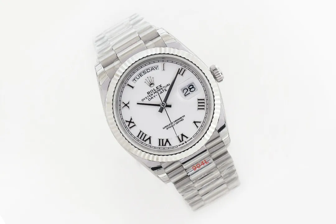 【High-end replica】💰1300! 【Customized all-in-one machine】💰1900! 【Top Replica】💰Private chat! EW Rolex Day-Date 36 Series 1⃣️With 3255 movement, the quality is stable and reliable; 2⃣️The thickness is 12mm consistent with the original: the diameter of the watch is 36mm; [Correction of other versions on the market, the size and thickness of other versions are wrong, fake at first glance] 3⃣️The dial is equipped with 18ct gold, inlaid with diamonds, and square diamonds at 6 and 9 o'clock; 4⃣️ One-piece middle case, screw-in bottom cover and winding crown; 5⃣️Top-grade workmanship, each strap fits perfectly with the lugs, giving the highest comfort to the wrist; Every extreme detail is the sincerity of the EW factory's ingenious development! ! This picture was taken as a top-notch replica!