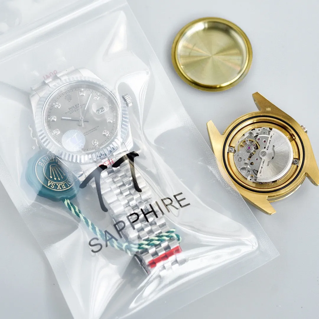 【High-end replica】💰1720! Rolex Datejust series workmanship upgrade: 1⃣️ Using 316L precision cultured case "fitting" original grade (150 meters waterproof) 2⃣️ The link between the strap and the case reaches the highest standard in the industry "flush docking" (different from the ordinary version, uneven and scratchy) 3⃣️ Noise reduction shock-absorbing inner cover 4⃣️ Full watch original protective film Configuration parameters: Brand: Rolex Series: Datejust series Movement: 100% pure new machine imported from Japan (model 8215) with a designed service life of 15 years. Quality control: Every watch is strictly inspected by Tt factory QC staff and shipped after proofreading (buy with confidence) Case material: 316L stainless steel CNC engraving, ultra-precision, waterproof depth 150 meters (comparable to counters) Lettering: Tt factory uses original three-dimensional "drill" nail lettering for the first time ⚠️⚠️Picture 5⃣️ is the exclusive built-in details of Tt factory Exclusive packaging bag Please pay attention to the details⚠️⚠️ Table diameter: 41MM Thickness 11MM Product grade: Super A Glass: wear-resistant sapphire crystal mirror, coated with multiple layers of anti-reflective coating Steel buckle: double folding safety buckle and push-open device (consistent with genuine products) Strap: genuine 316L steel after cutting process, polished parts and then hand-assembled, 360 degrees, no dead angle, 0 scratches, no scratches. The real thing is exquisite, heavy, sturdy and durable. The real thing is absolutely amazing when you get it. (The protective film is consistent with the original) Every watch⌚️ is shipped with unified packaging from Tt factory. Please ensure exclusive quality📷📷