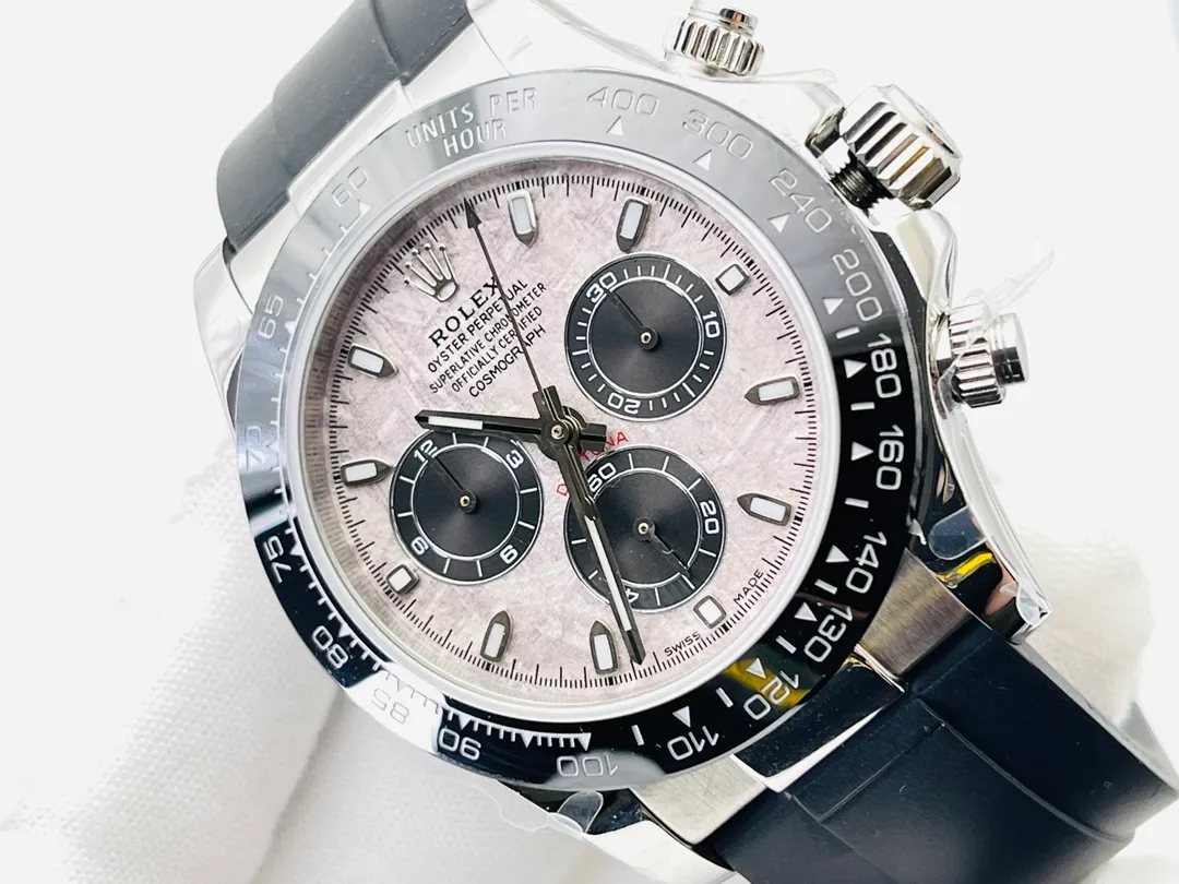 【Top Replica】💰3840! Rolex Daytona 116500LN series Daytona hot model series! Continuing the classic masterpiece started in 1963, details: 1⃣️[Movement] Equipped with Daytona's special 7750 self-winding mechanical movement, the thickness is consistent with the original product, and the timing function is perfectly realized! 2⃣️[Material] Made of 904L stainless steel that is consistent with the original, the watch strap is exquisite and perfect in workmanship! 3⃣️[Ring] The same wear-resistant ceramic bezel as the genuine product, Cerachrom ceramic solid outer ring with speed scale! 4⃣️[Lens] Scratch-resistant sapphire crystal glass mirror with excellent transparency! 5⃣️【Buckle】Oyster insurance discount with 5mm easy-adjustable link extension system! Produced by DR Factory, it must be a high-quality product. Welcome for your tasting! (Comes with a set of special watch disassembly tools + special watch storage leather case