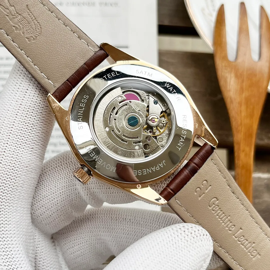 【High-end replica】💰1440! Rolex's premium men's watch, with three and a half hands equipped with moon phase design, is exquisite in craftsmanship, original, noble and gentlemanly. Using fully automatic imported West Rail Line 3735 mechanical movement, top-grade 316 stainless steel case, imported calfskin strap, super mirror, size 42×12
