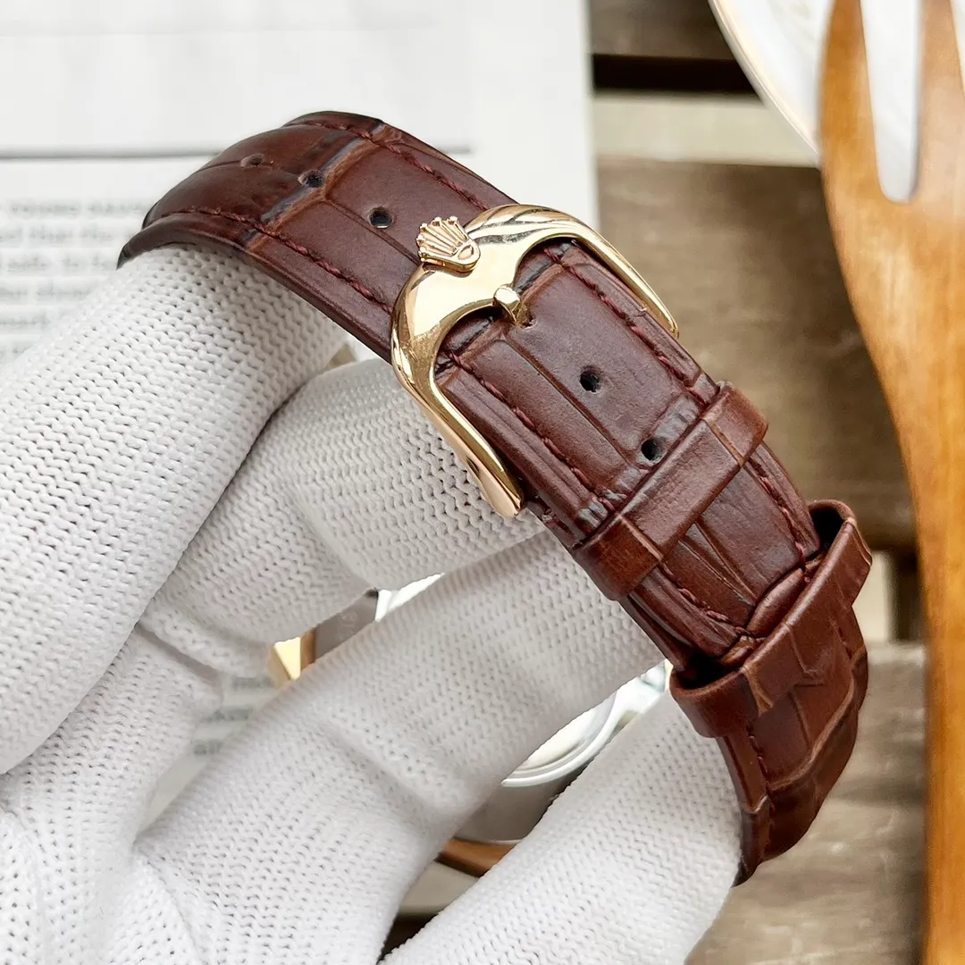 【High-end replica】💰1440! Rolex's premium men's watch, with three and a half hands equipped with moon phase design, is exquisite in craftsmanship, original, noble and gentlemanly. Using fully automatic imported West Rail Line 3735 mechanical movement, top-grade 316 stainless steel case, imported calfskin strap, super mirror, size 42×12