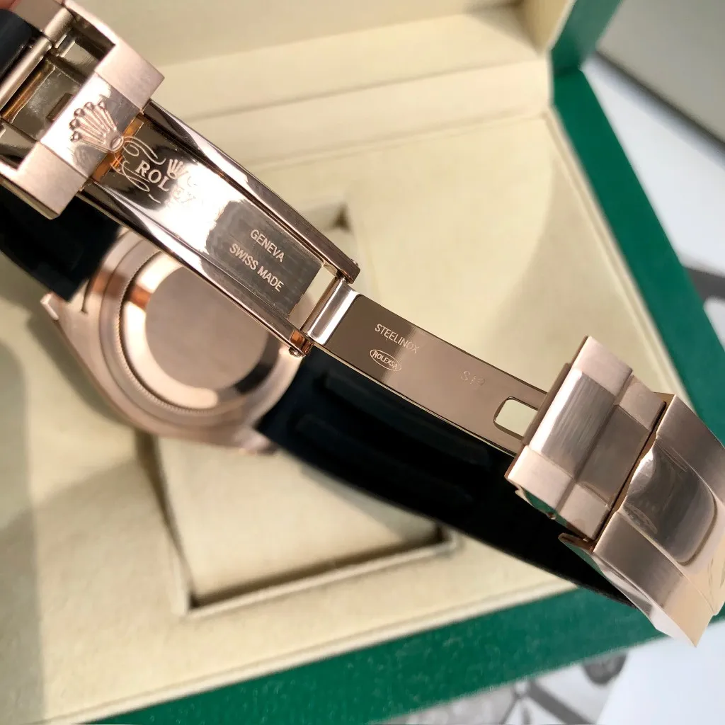 【High-end replica】💰1160! Customized all-in-one machine 💰1720! Rolex Daytona Series [Diameter] 40mm [Movement] Equipped with imported fully automatic mechanical movement [Ring] Imported finely polished ring/ceramic ring [Mirror] Scratch-resistant sapphire glass mirror [Material] Imported 316L stainless steel case [Strap] Stainless steel three-bead strap/high-quality tape [Buckle] Original buckle Super high quality, more beautiful in kind, market exclusive! Classic men's casual watch, the standard accessory for successful men, allowing you to wear it once and for all!