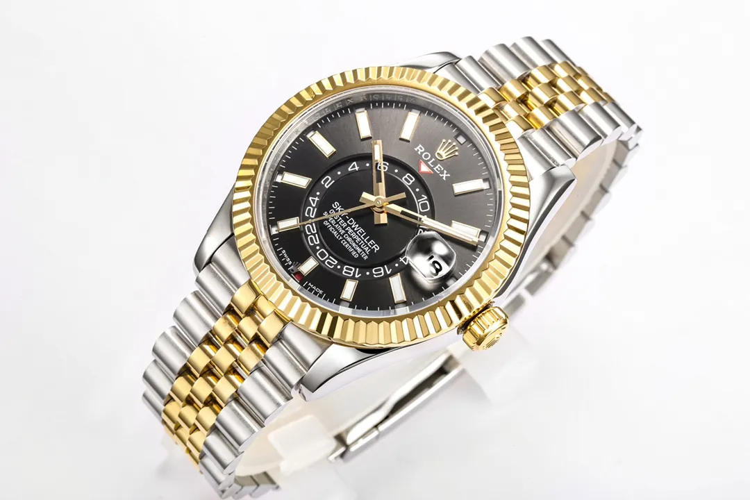🌐【Factory2022's original work】Upgraded version of Rolex Sky-Dweller Skywalker! Wonderful details: [Case] ​​size is 42 mm, stable, reliable, graceful and generous! The bezel adopts the Rolex Ring Command triangular groove pattern, and the month function can be adjusted by rotating the outer ring! Scratch-resistant sapphire crystal, anti-reflective convex magnifying calendar window [Watch strap] Oyster steel! Three rows of links, Oyster discount with 5mm easy-adjustable link extension system [Dial] Radiant sun texture, scale 12 small window red dot month display [Movement] Equipped with fully automatic mechanical 9001 movement! [Function] Date display/month display/annual calendar display/dual time zone! Factory's ingenuity is worth owning!