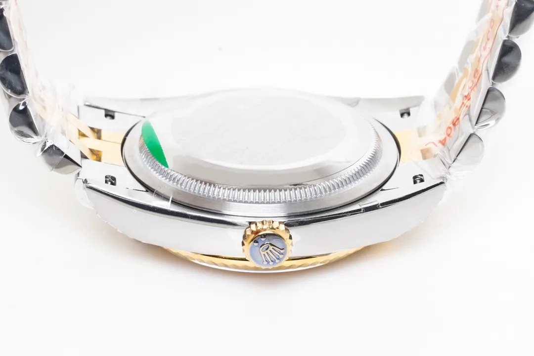 【High-end replica】💰1360! 【Customized all-in-one machine】💰1920! 【Top Replica】💰Private chat! ! ! [2023 New Style] Rolex Datejust 36 Series ① Exclusively customized 3235 movement, kinetic energy storage up to 72 hours, stable and reliable quality; ② Case: same size and thickness as the original; ③ Text: polished nails, top Swiss ice blue luminous, delicate shading, color matching; ④ Glass: sapphire glass with 2.5x magnifying glass effect, transparent glass; ⑤Watch strap: Top-notch workmanship. Each strap fits perfectly with the lug, giving the wrist the highest comfort. Produced by EW, it must be a high-quality product. Every extreme detail is the sincerity of the EW factory’s ingenuity and development; this picture is a real shot of a top-grade replica!