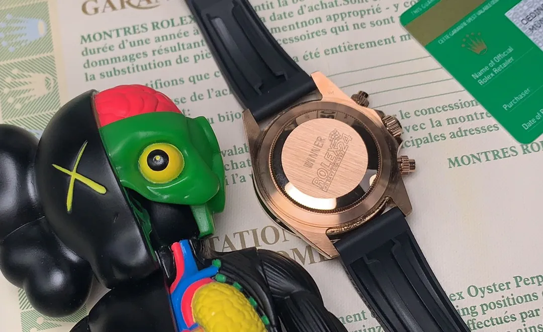 【High-end replica】💰1440! Rolex Daytona series is equipped with imported Citizen 8215 automatic machine, 40mm mineral-strengthened glass, three-bead steel belt, safety buckle. Life moves forward every second, but there is no time to look back, and there is only limitless learning.