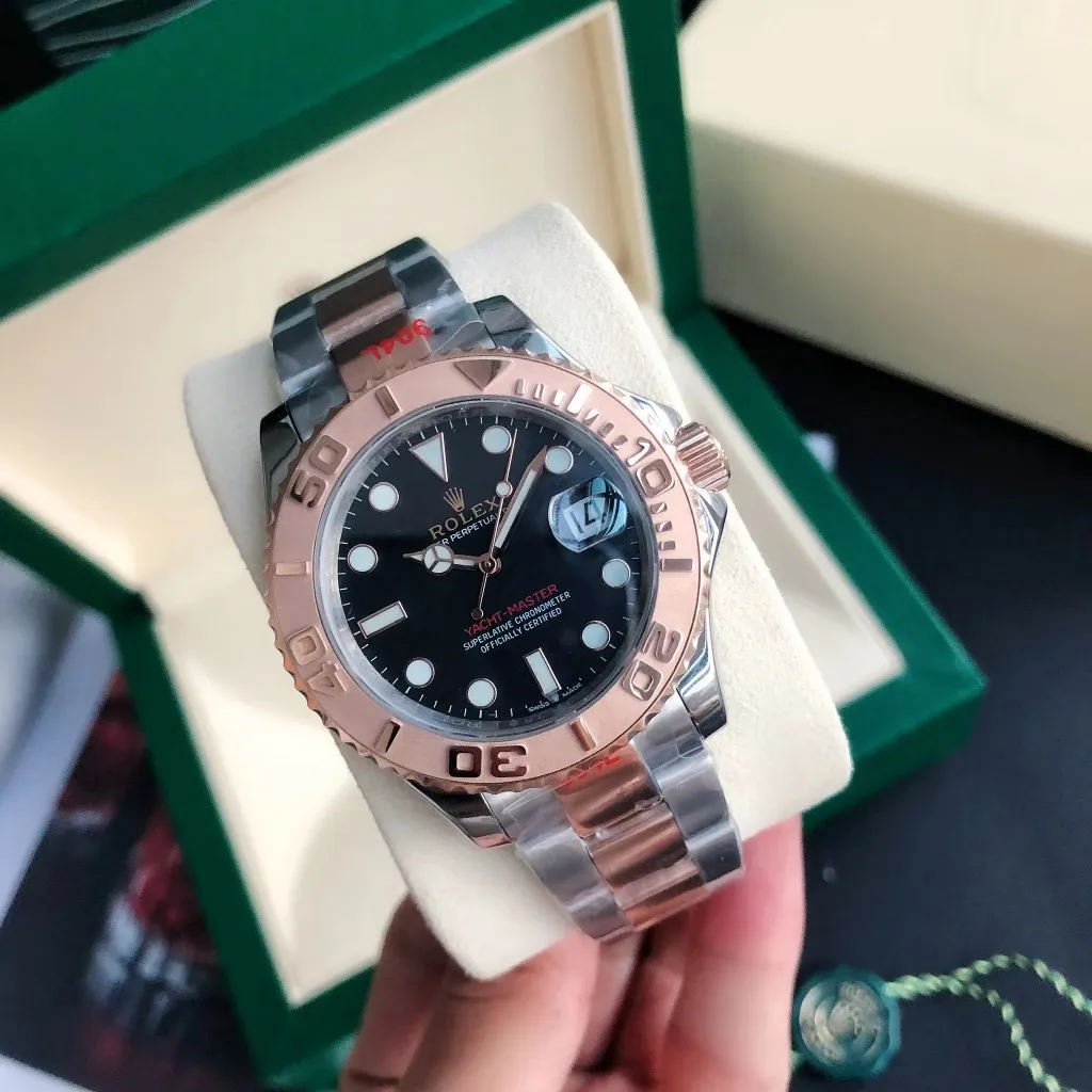 【High-end replica】💰1160! 【Customized all-in-one machine】💰1720! All Rolex Yacht-Master 40mm watches are shipped. On the basis of adhering to the characteristics of the brand, they are simultaneously matched with the original buckle of the stainless steel strap. [Movement] Equipped with a dedicated and manufactured 0️⃣reworked, 💯new original Citizen 9015 all-in-one fully automatic mechanical movement, with accurate travel time and excellent performance. [Case] 316L stainless steel case The original version of the ceramic ring rotates in both directions simultaneously, perfectly presenting the same curvature and luster as the original version. The ultra-strong high-density mineral glass mirror and exquisite workmanship perfectly inherit the original diving and swimming 🏊‍♀️Performance [Literal] The scale is clear, the luminous light is super long-lasting, the details are synchronized and authentic, the inner shadow ring is clear and the font is well-proportioned [Strap] 316L stainless steel adjustable buckle with imported high-quality rubber strap, comfortable and durable to wear ⚠️Please look for the exclusive quality