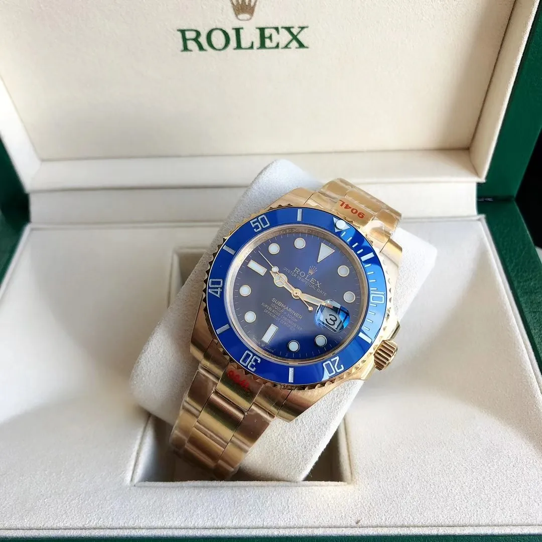 【High-end replica】💰1720! Rolex Submariner The new upgraded version of Submariner - the brightest star in the night sky. The appearance details of the built-in new Citizen movement are consistent with the original. The official synchronization in 2022 is the new Submariner [color] Citizen Submariner. On the occasion of the replacement of the Submariner calendar model, GD quality control will also open a further perfect interpretation of Citizen watches! Redefine the quality and value standards of Citizen watches! GD quality control will work with elite accessories manufacturers to strictly inspect and select, and is committed to making more perfect Citizen watches! This time, the details of the Submariner are meticulously studied and multi-layered quality control is carried out. The specific details are as follows: 1. Large factory surface: The GD Submariner surface is friendly and cared for by the top factory in the industry. The radial pattern focusing effect on the disk surface is synchronized with the original. The logo and font on the disk are guaranteed to be comparable to the original ones. The scale and rounded corners are polished with exquisite craftsmanship! The scales are filled with imported luminous powder. The magnifying glass detects the roundness and fullness. It has super luminous effect and strong durability. ⚠️ The scales under luminous light are pure and not mixed with any stains. You are welcome to compare with the original ones from major manufacturers. 2. Original calendar: The only corrected original calendar font of the Citizen movement in the market. The only calendar font in its class is consistent with the original product. ⚠️ Please use a magnifying glass to compare the details of the calendar font! The blue-coated magnifying glass is the only synchronous original in its class in terms of its magnification factor, distance from the case, and other details. 3. Three codes in one: the entire network has the same original shipping accessories, that is, the three models and numbers of the watch, warranty card, and hangtag are the same, and there is no duplication. 4. The original ring: the milky white luminous pearl of the ceramic ring has super luminous, luminous effects, and non-luminous normal color are consistent with the original; the ring scale is filled with top-notch mercury, the first of its kind. 5. Movement guarantee: Since the GD factory has focused on Citizen movements, it has promised to eliminate the phenomenon of old machines being adulterated and shoddy! GD quality control will simultaneously screen the movement and debug it before leaving the factory! ⚠️ Please look for the exclusive quality of GD products