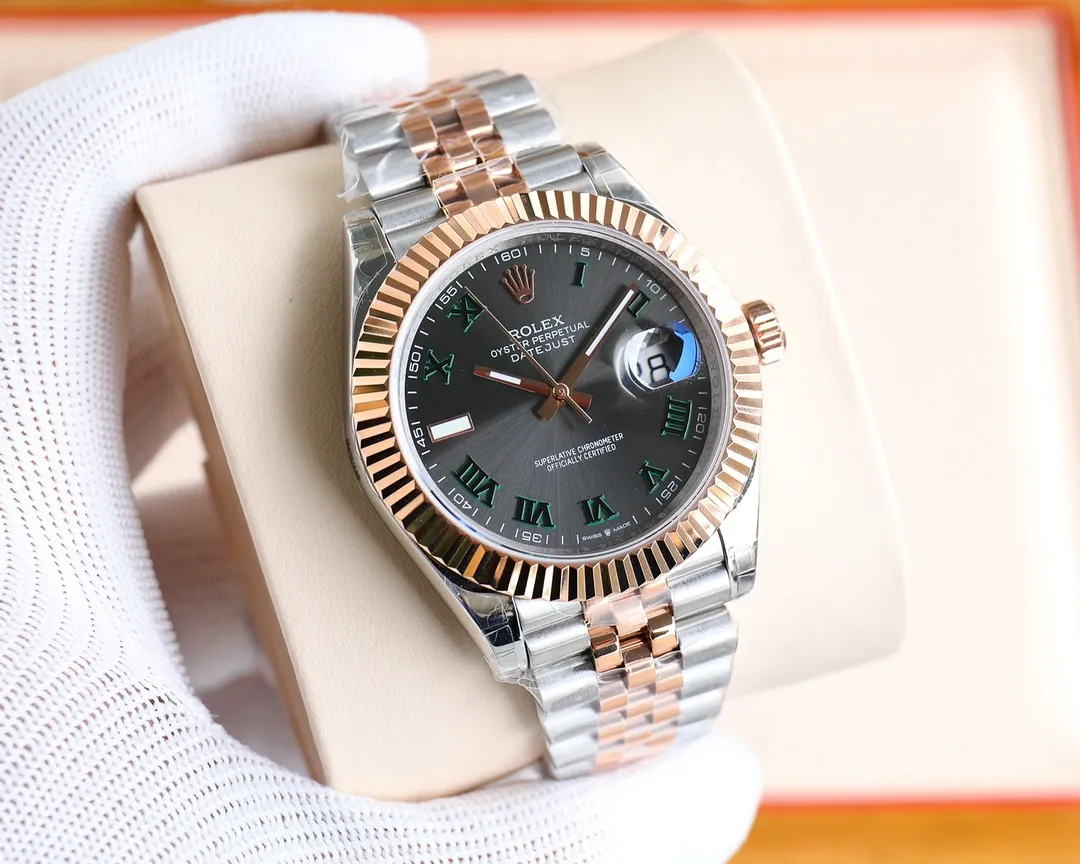 The Rolex Day Date Swiss 2836 movement took 8 months to upgrade to a perfect version, the original 1:1 mold opening, with original comparison chart 🔥The key point is that this version has the following points that are consistent with the original 1⃣️: The diameter of the case is the same as the original 41 mm 2⃣️: The strap head is consistent with the original, 5 pieces are assembled, and the difficulty is very high 3⃣️: The lower part of the head crown has been modified to three dots consistent with the original version 4⃣️: The buckle is consistent with the original version and a spring is installed inside 5⃣️: The side of the case is consistent with the original version and a QR code is added for anti-counterfeiting 6⃣️: The shell body at the connection between the case and the strap is engraved with the model number 126333, which is consistent with the original version (the first one on the market to be truly original) A sincere work The appearance and appearance are the same and unique! Welcome friends from all walks of life to taste it! ⚠️Please look for exclusive quality