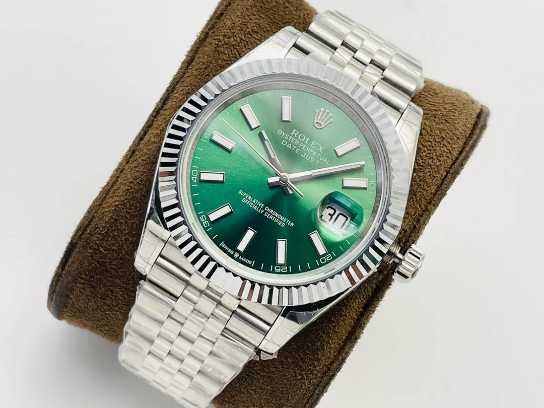 [VR Factory2022 latest masterpiece] Rolex’s latest Datejust series mechanical watch! 1⃣️[Size] Diameter 41MM, thickness 12MM! 2⃣️[Movement] Equipped with 2836 movement, strict debugging ensures accurate travel time, stable performance, and zero repairs! 3⃣️【Dial text】Using top-grade Swarovski diamonds and hand-inlaid craftsmanship, it is designed with the concept of excellence! 4⃣️[Case Buckle] The 904L stainless steel case is made of the same material as the original version and paired with a 904L stainless steel strap/original safety buckle! 5⃣��The watch strap is made of 904L Oyster steel.  6⃣️The side of the watch case is consistent with the original version and adds a QR code to prevent counterfeiting! 7⃣️【Mirror】Scratch-resistant sapphire crystal, anti-reflective convex magnifying calendar window, pure waterjet cutting! VR Factory is the same on the outside as it is original! Welcome friends from all walks of life to taste it!