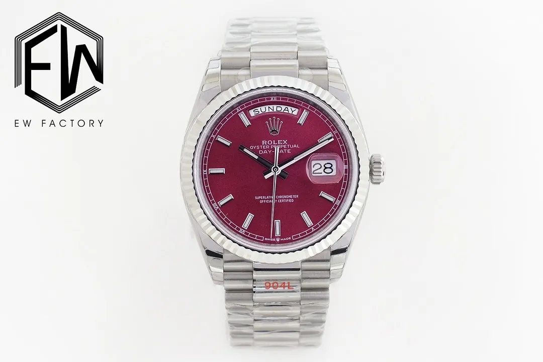 【High-end replica】💰1300! 【Customized all-in-one machine】💰1900! 【Top Replica】💰Private chat! EW Rolex Day-Date 36 Series 1⃣️With 3255 movement, the quality is stable and reliable; 2⃣️The thickness is 12mm consistent with the original: the diameter of the watch is 36mm; [Correction of other versions on the market, the size and thickness of other versions are wrong, fake at first glance] 3⃣️The dial is equipped with 18ct gold, inlaid with diamonds, and square diamonds at 6 and 9 o'clock; 4⃣️ One-piece middle case, screw-in bottom cover and winding crown; 5⃣️Top-grade workmanship, each strap fits perfectly with the lugs, giving the highest comfort to the wrist; Every extreme detail is the sincerity of the EW factory's ingenious development! ! This picture was taken as a top-notch replica!